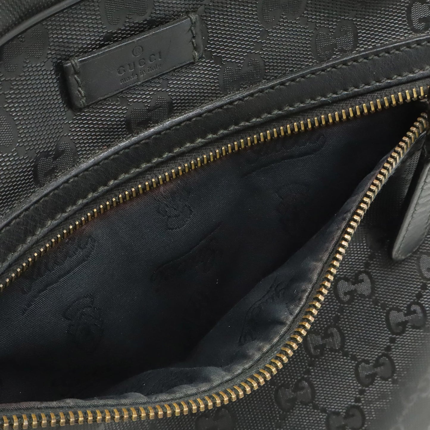 Gucci Black Gg ImprimÃ© Pochette Shoulder Bag ( )