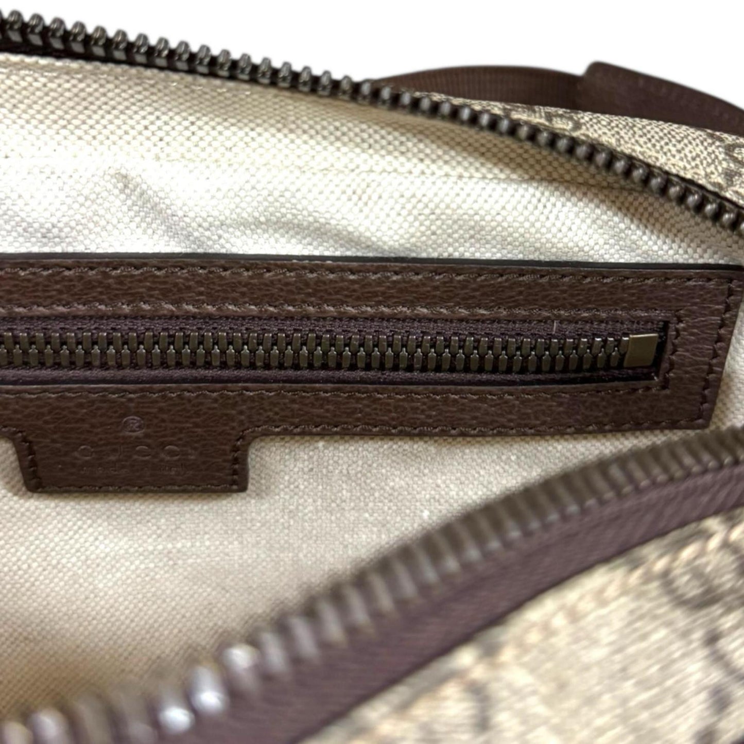 Gucci Beige Gg Supreme Sling Bag ( )
