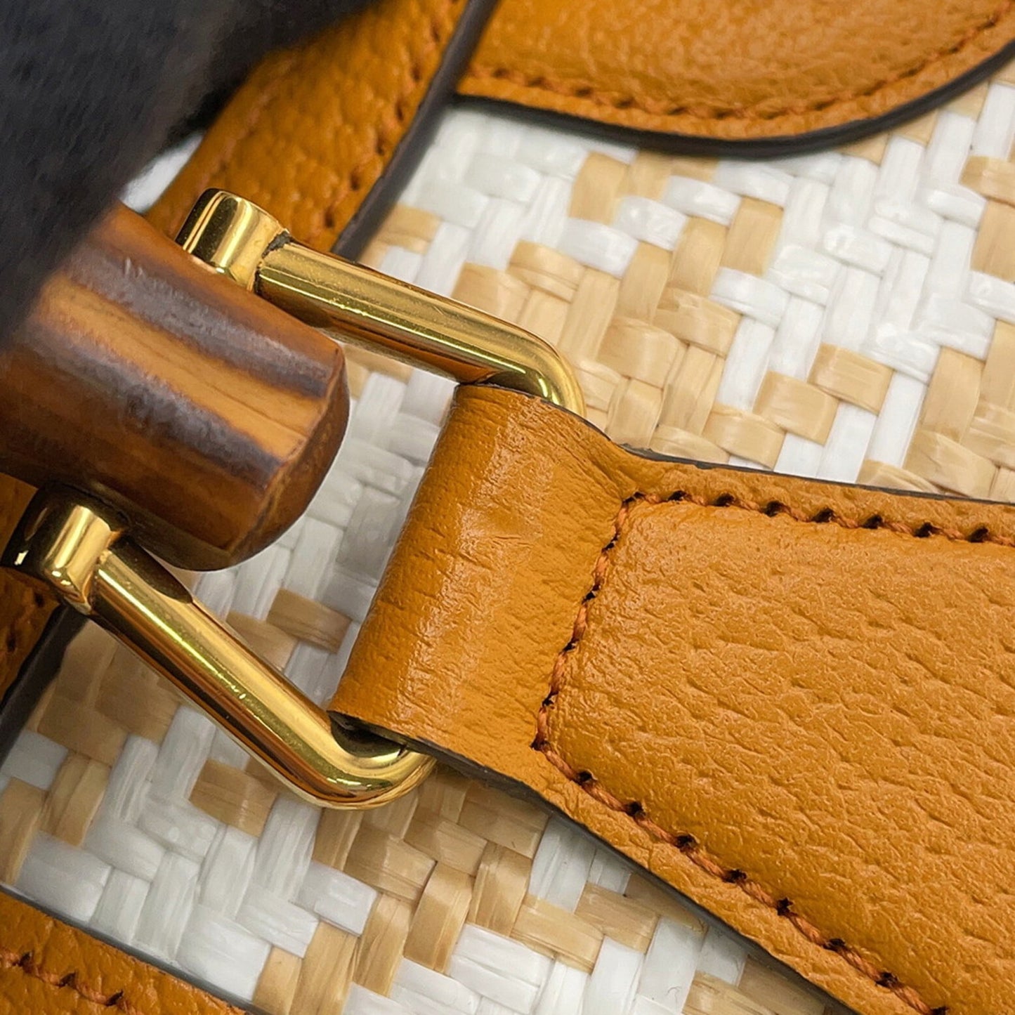 Gucci Light Brown White Raffia Leather Handbag ( )