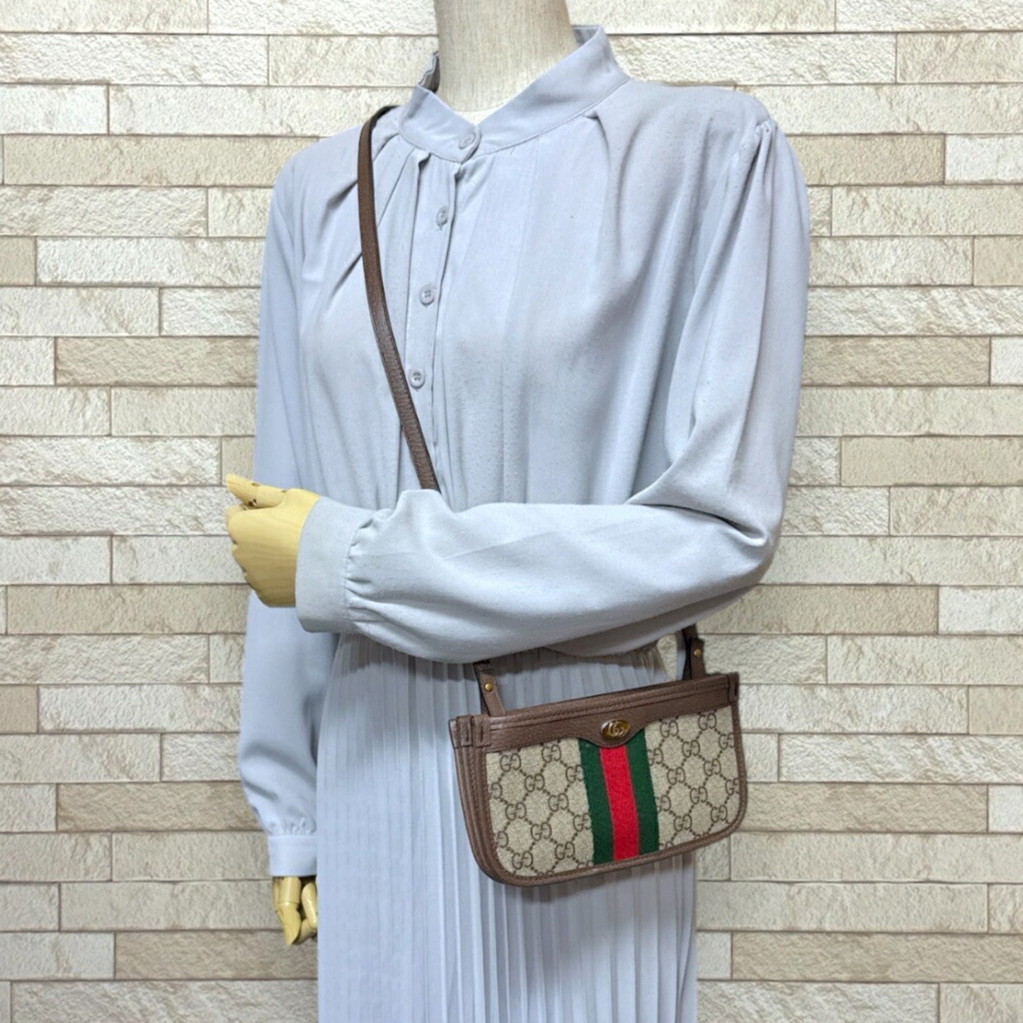 Gucci Beige Brown Gg Supreme Shoulder Bag ( )