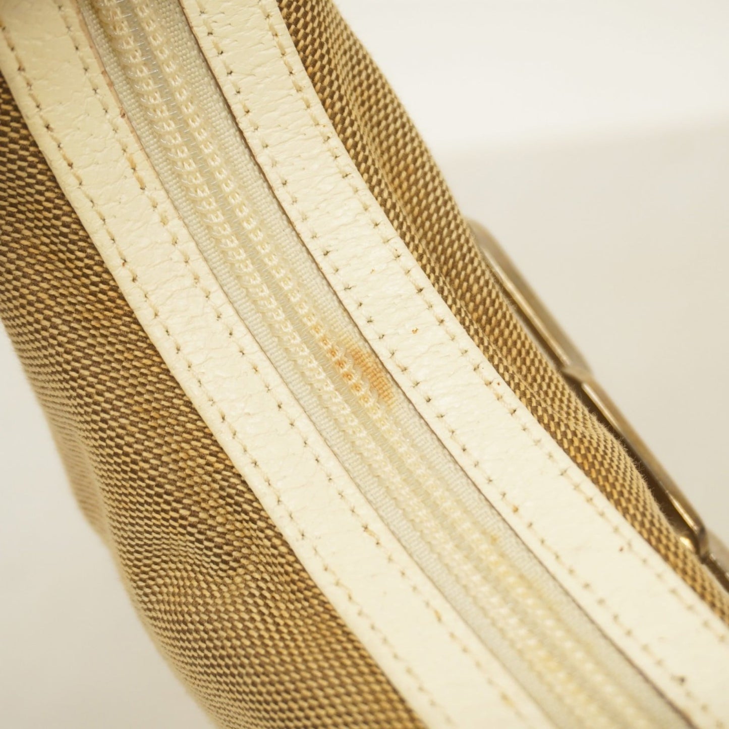 Gucci Beige White Canvas Shoulder Bag ( )