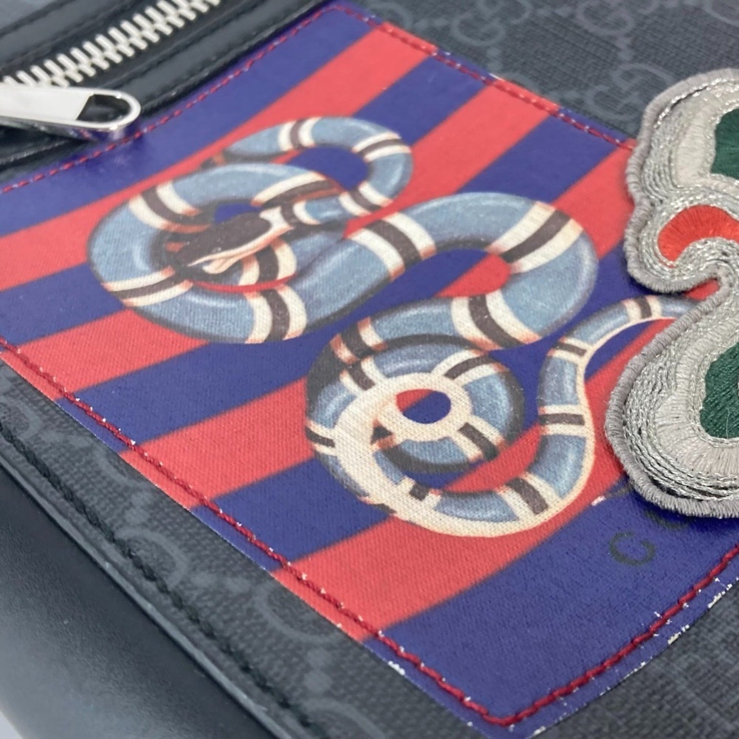 Gucci Black Multi-Color Gg Supreme Messenger Bag Shoulder Bag ( )