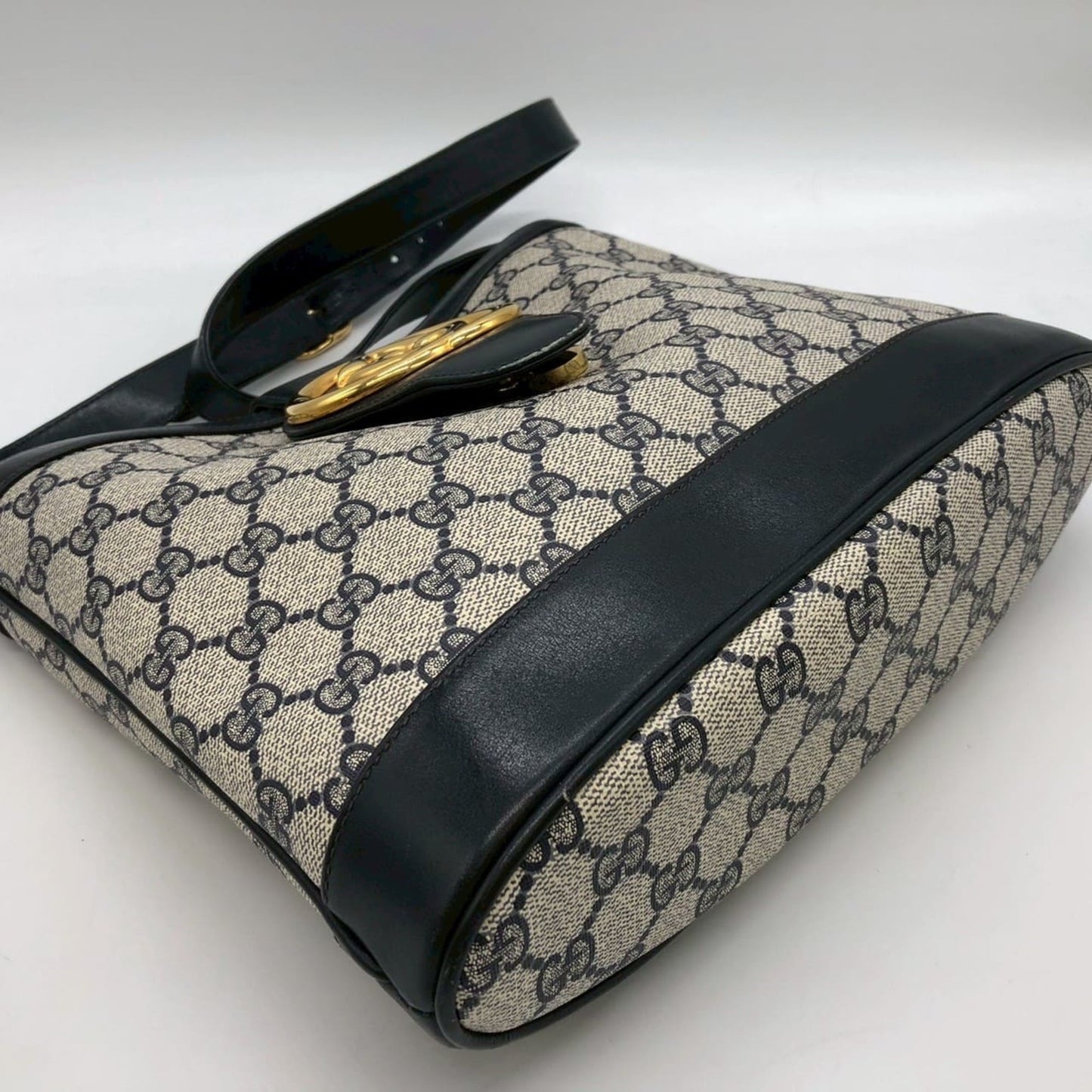 Gucci Navy Gg Supreme Shoulder Bag ( )