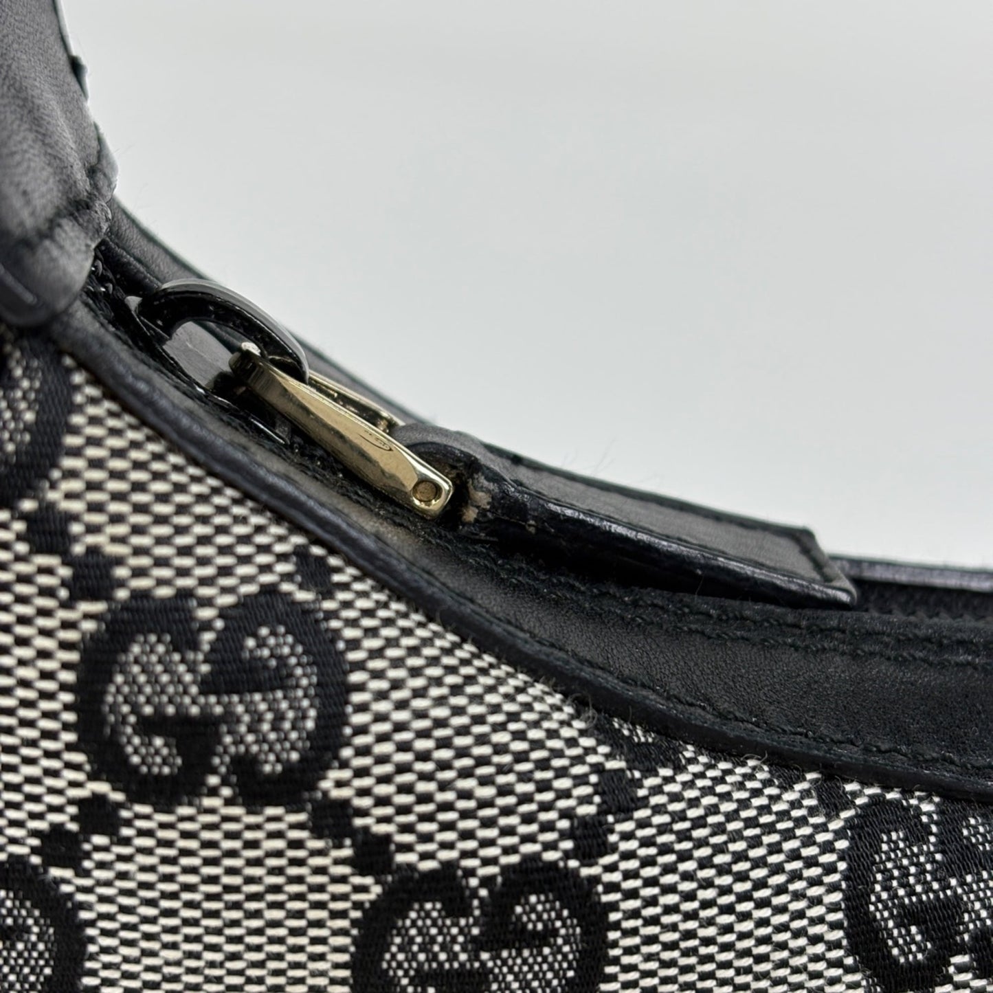 Gucci Black Gg Canvas Leather Shoulder Bag ( )