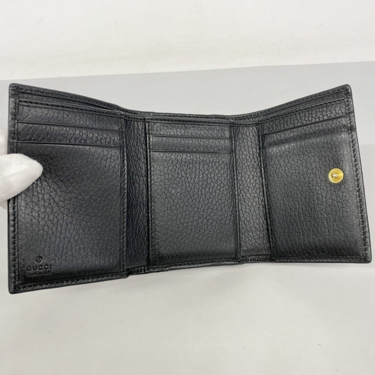 Gucci Black Leather Wallet (Tri-Fold) ( )