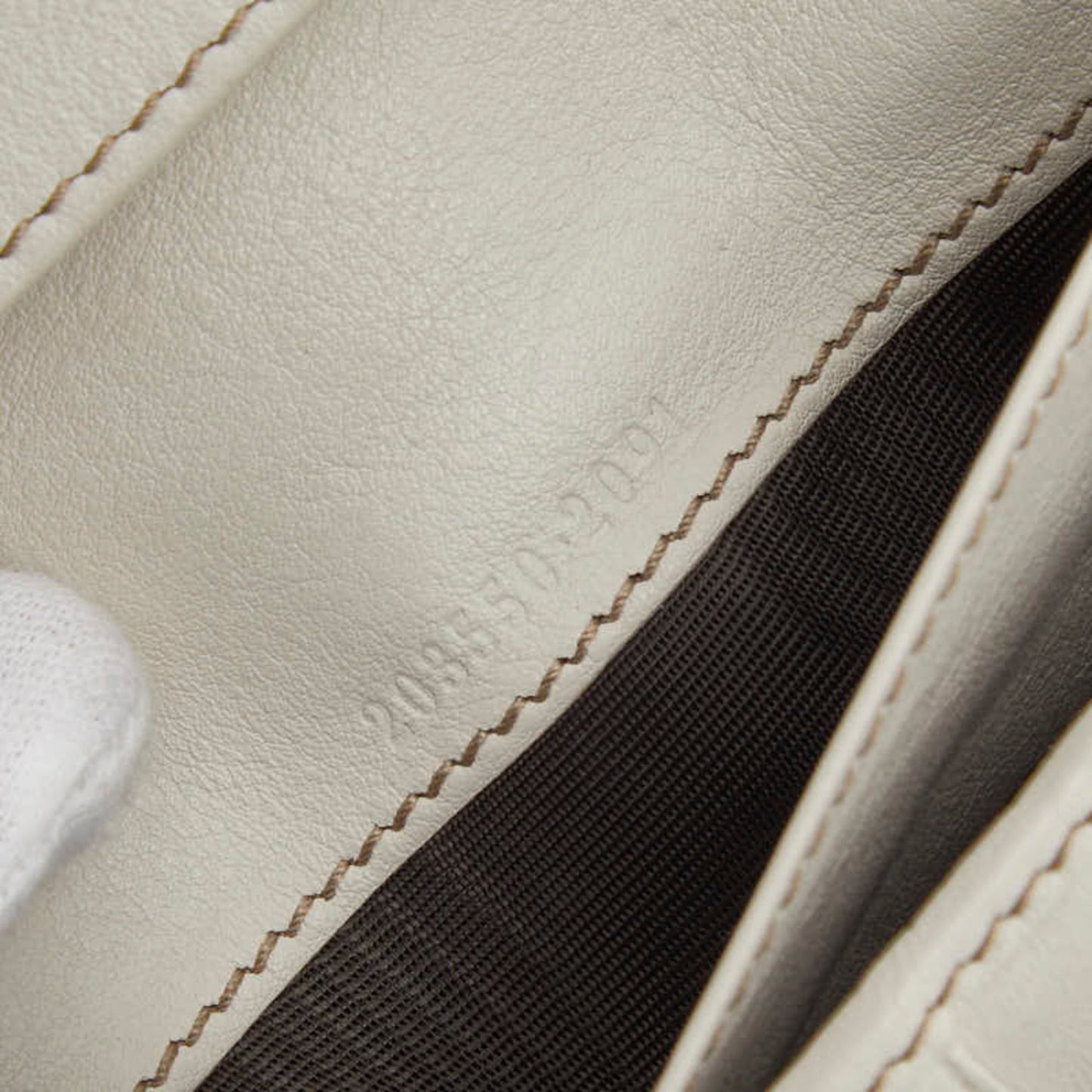 Gucci Beige White Canvas Leather Coin Purse/Coin Case ( )