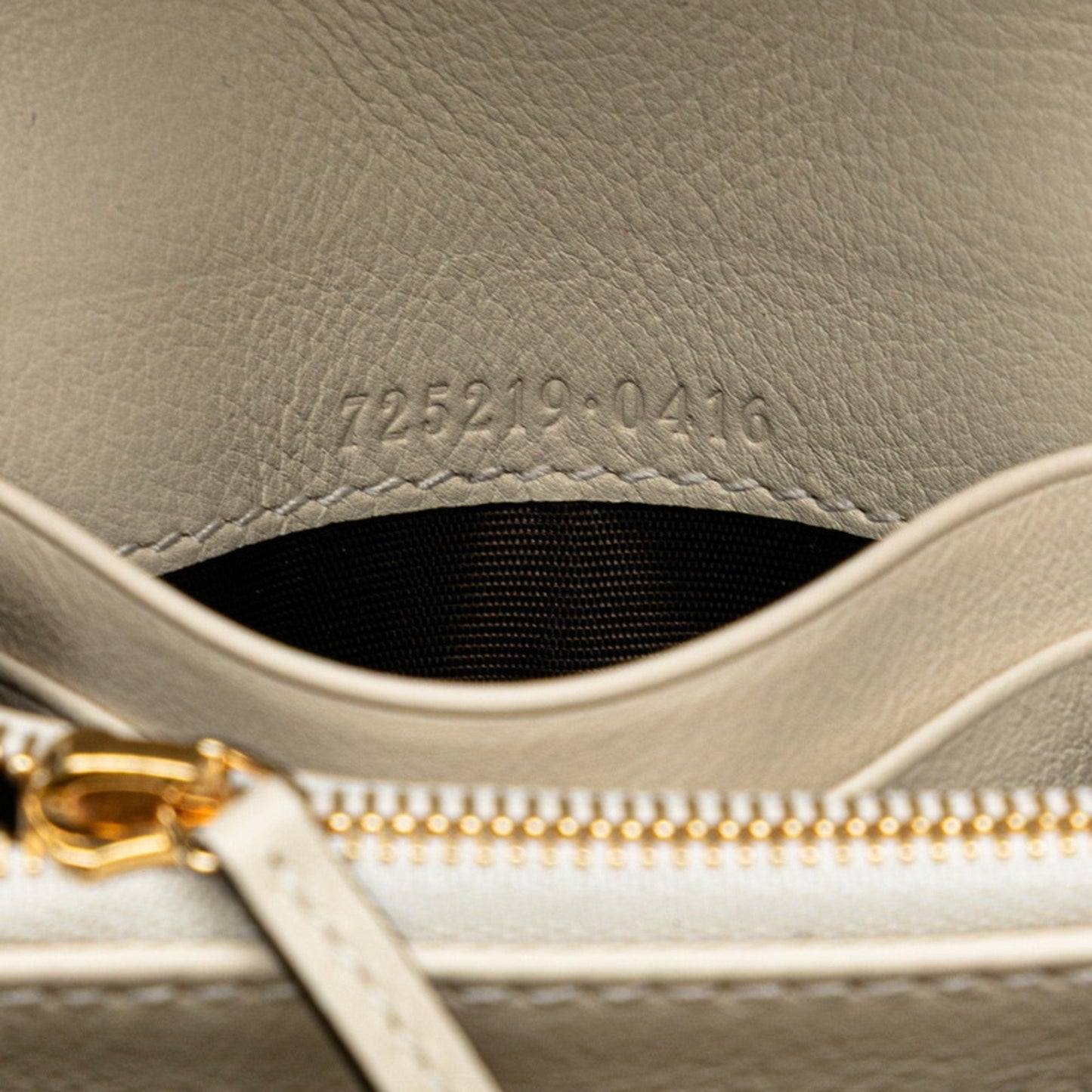 Gucci Gold Ivory Leather Shoulder Bag ( )