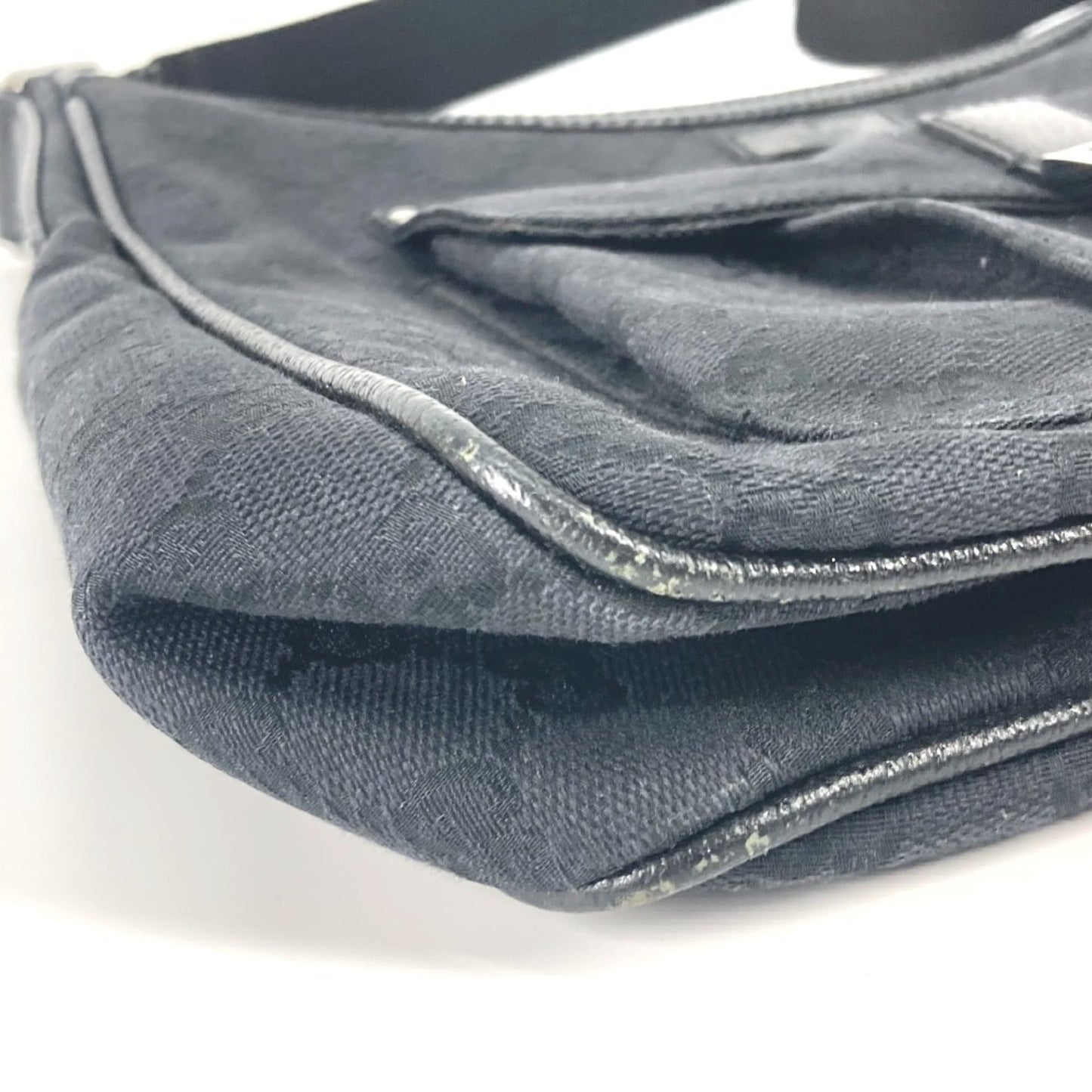 Gucci Black Gg Canvas Shoulder Bag ( )