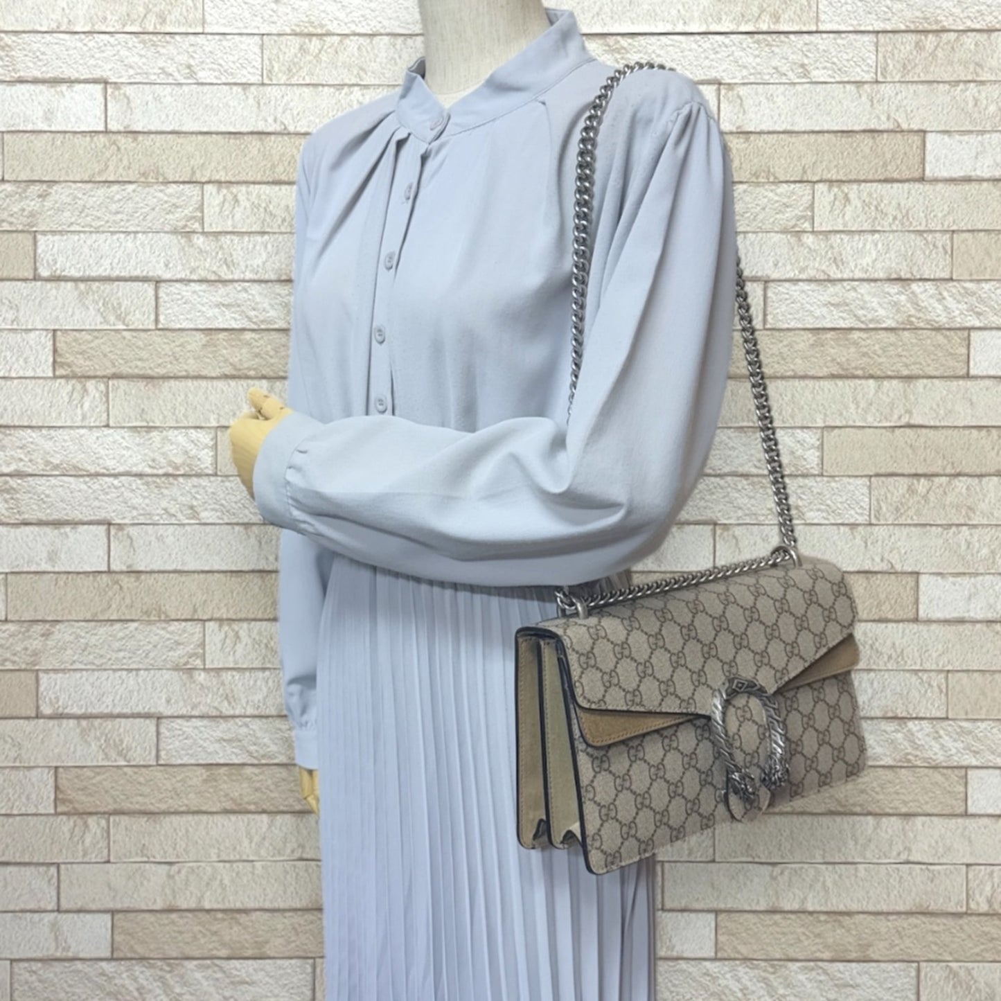 Gucci Beige Gg Supreme Shoulder Bag ( )