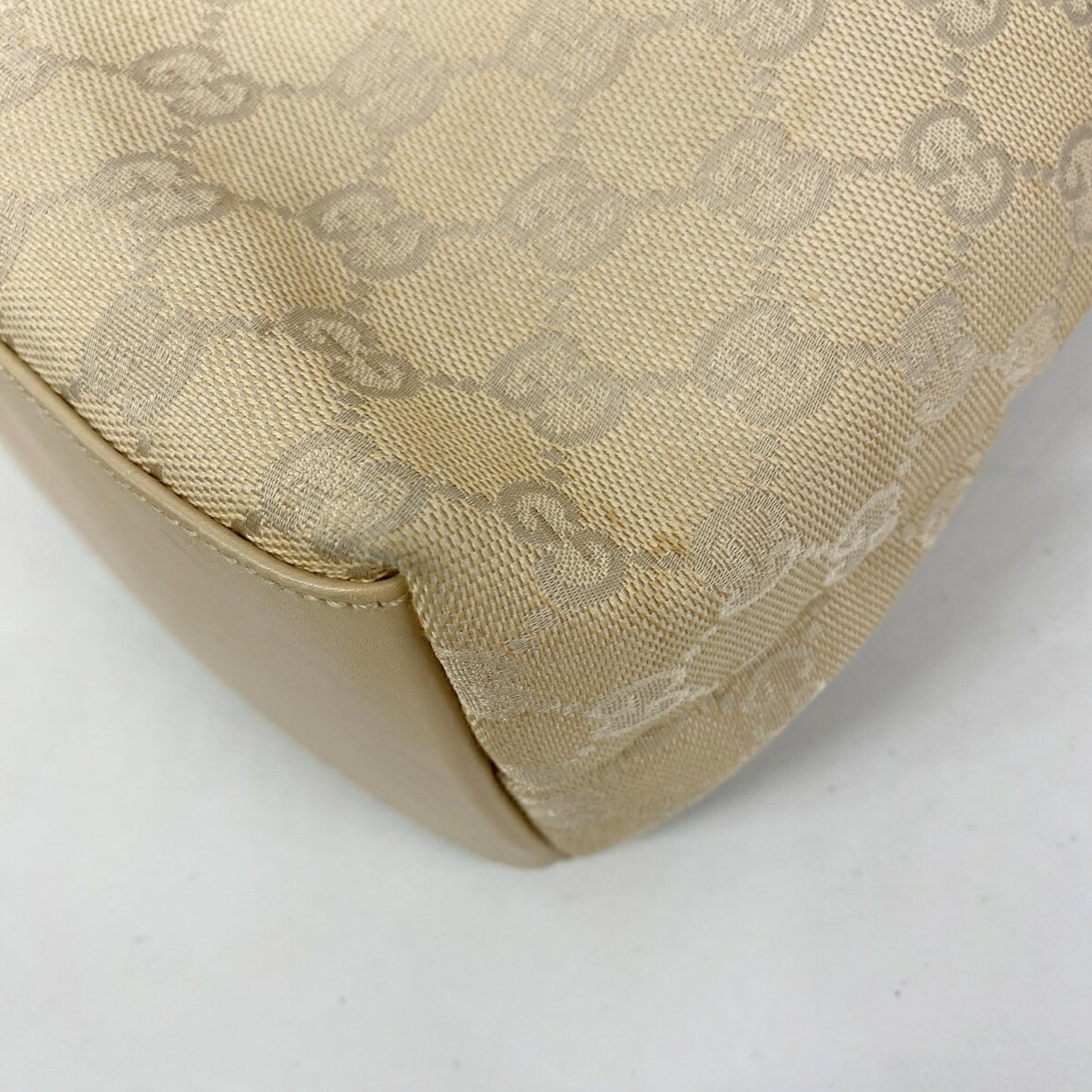 Gucci Beige Canvas Handbag ( )