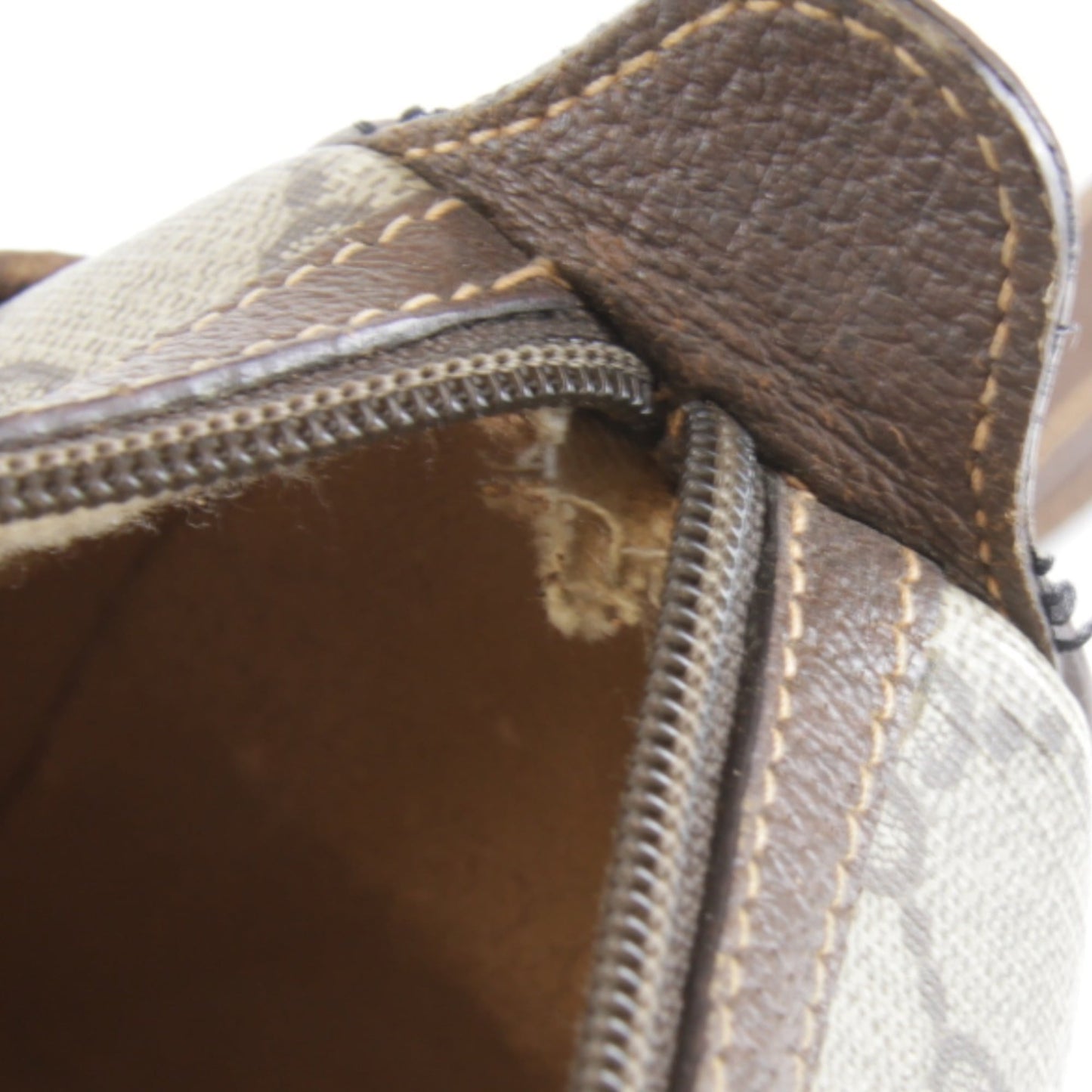 Gucci Brown Gg Supreme Shoulder Bag ( )