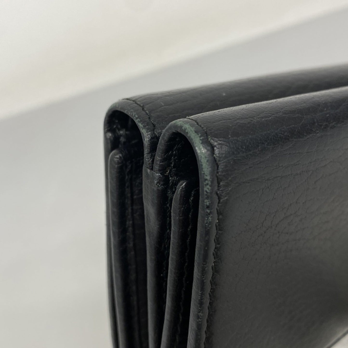 Gucci Black Leather Wallet (Tri-Fold) ( )