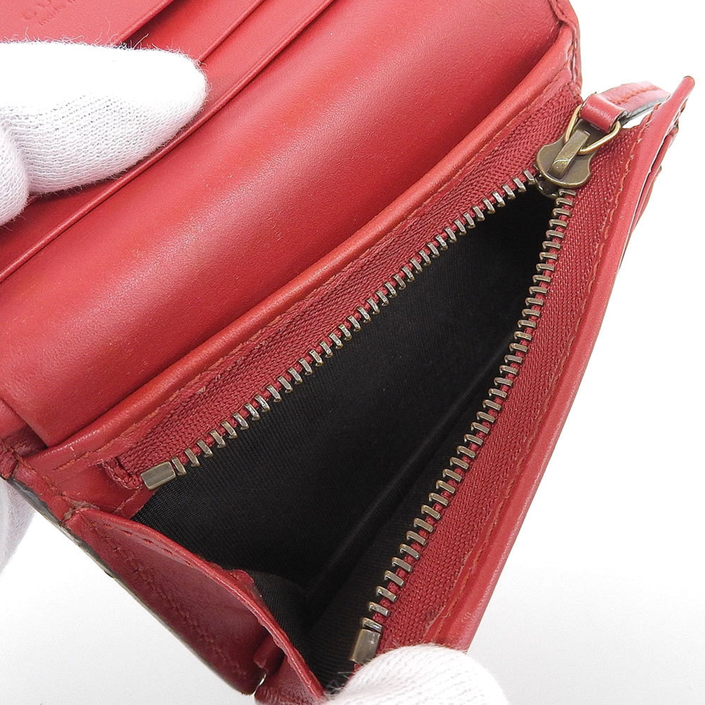Gucci Red Color Wallet (Bi-Fold) ( )