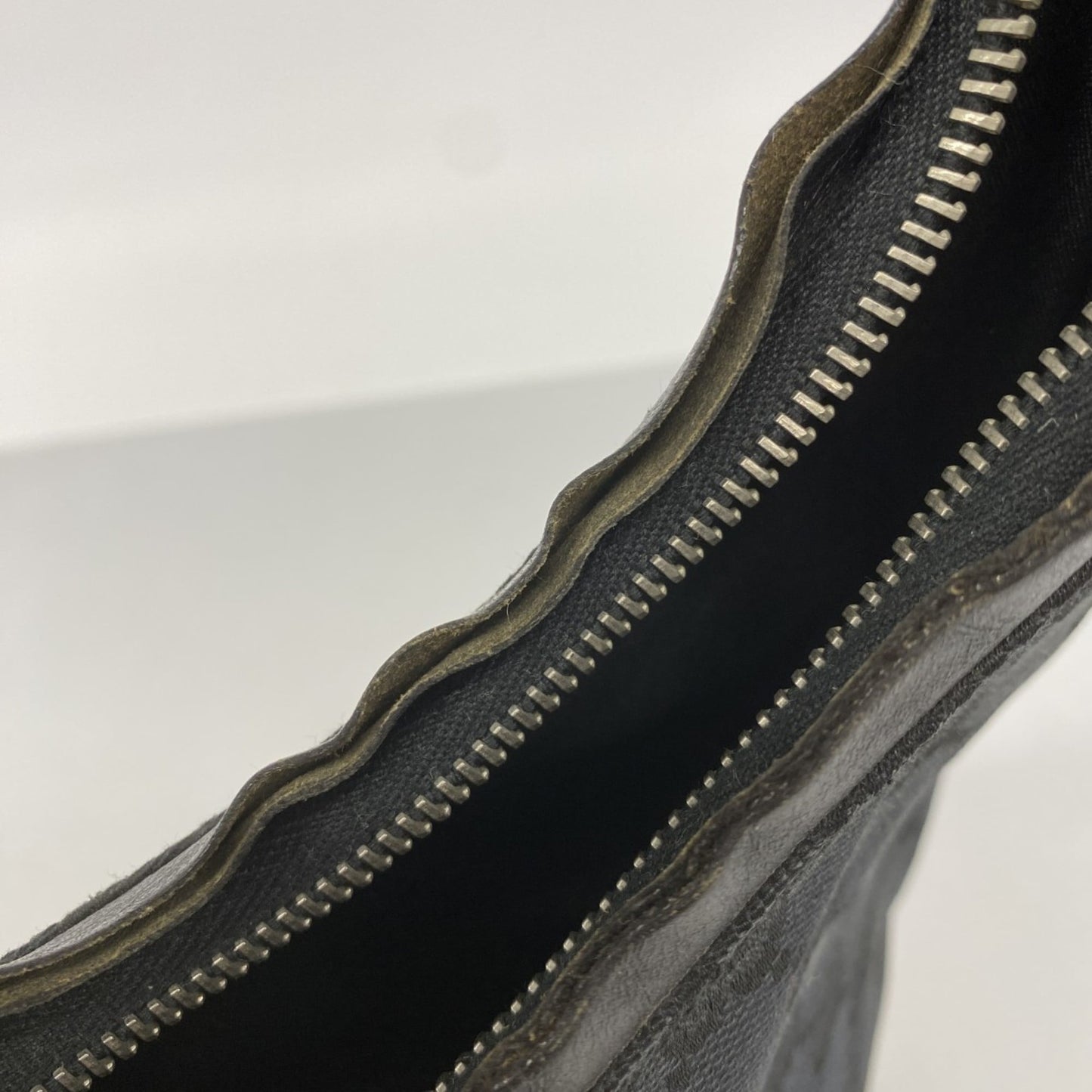 Gucci Black Canvas Shoulder Bag ( )