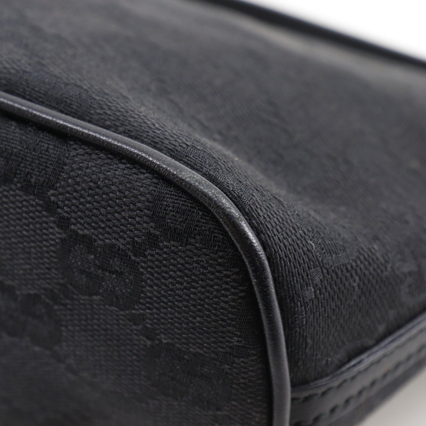 Gucci Black Gg Canvas Pouch ( )