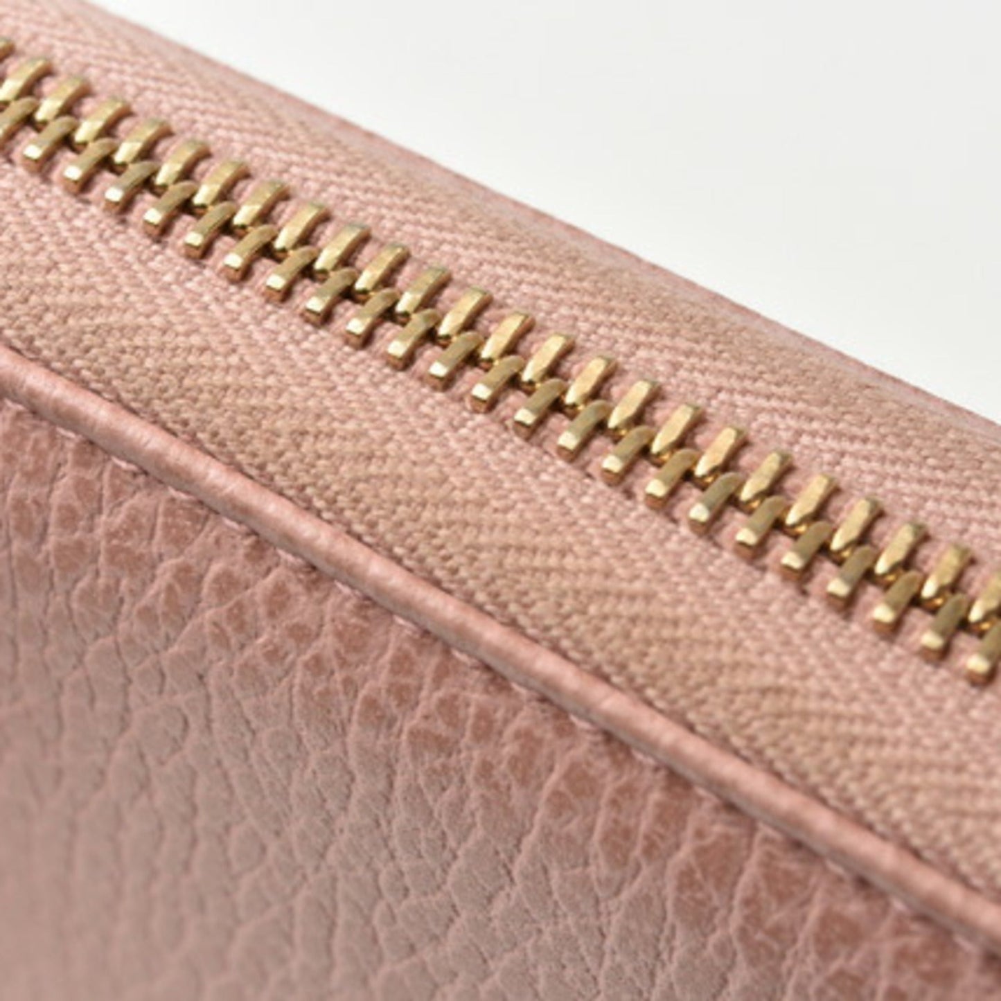 Gucci Light Pink Leather Wallet (Bi-Fold) ( )