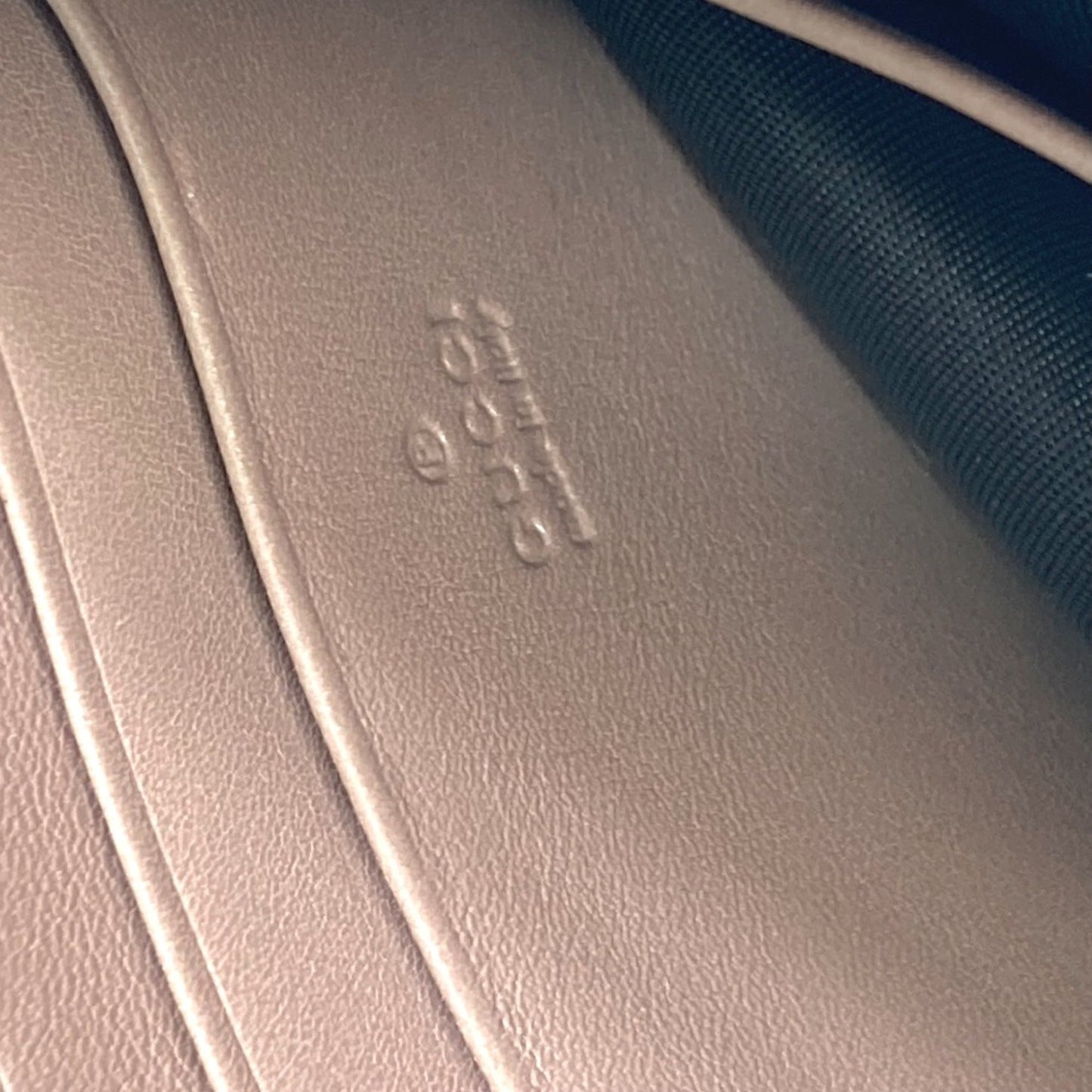 Gucci Beige Patent Leather Shoulder Bag ( )