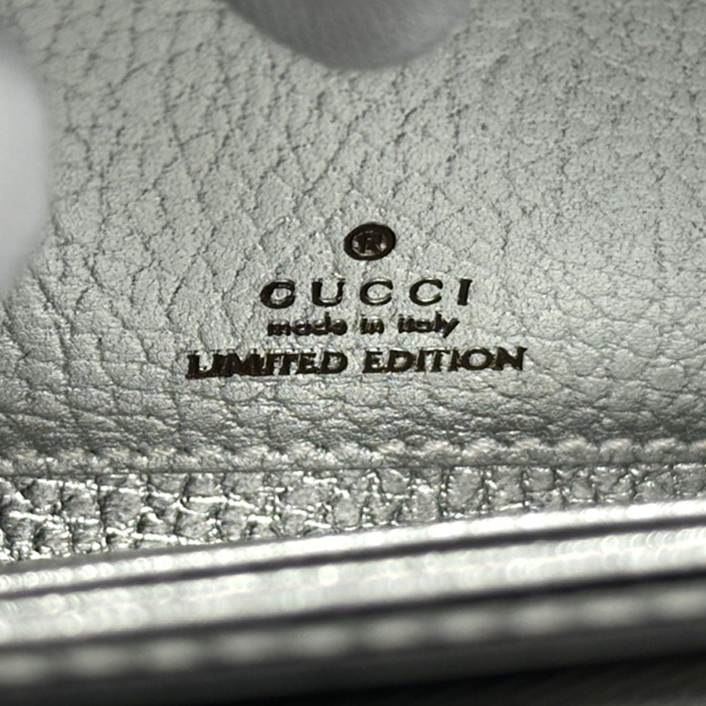 Gucci Silver Beige Pvc Wallet (Tri-Fold) ( )