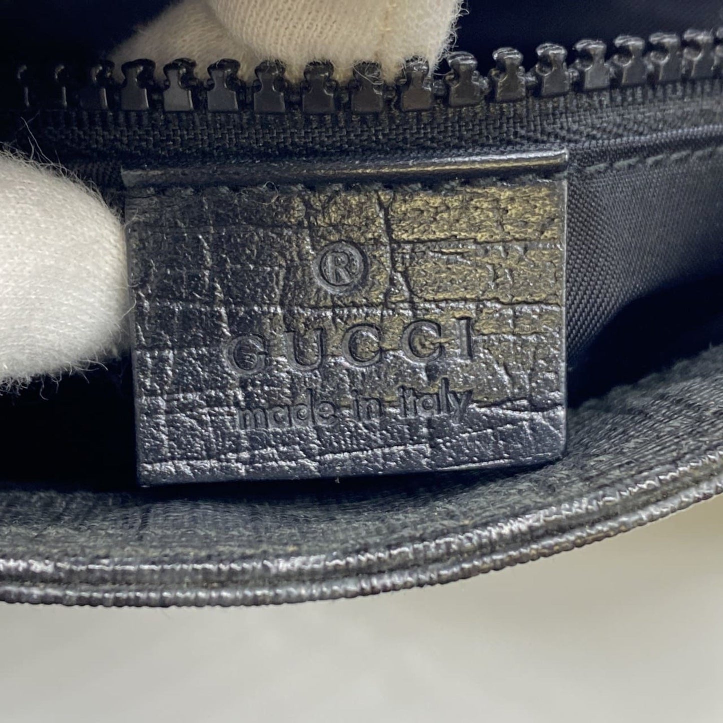Gucci Black Gg Supreme Shoulder Bag ( )