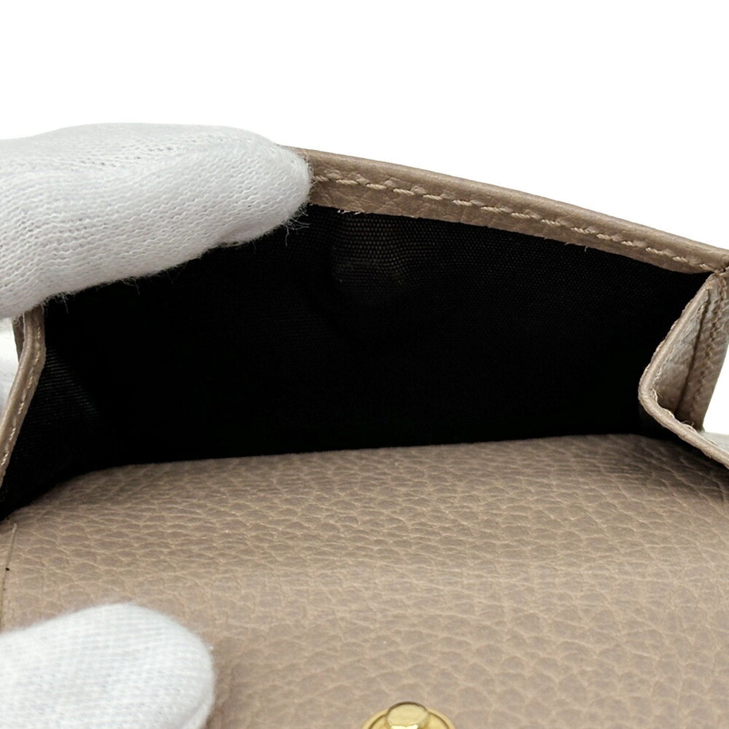 Gucci Pink Leather Wallet (Tri-Fold) ( )