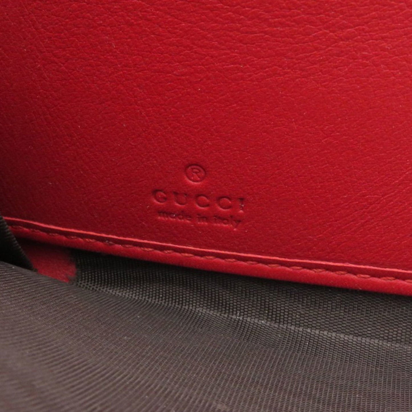 Gucci Red Color Leather Long Wallet (Bi-Fold) ( )