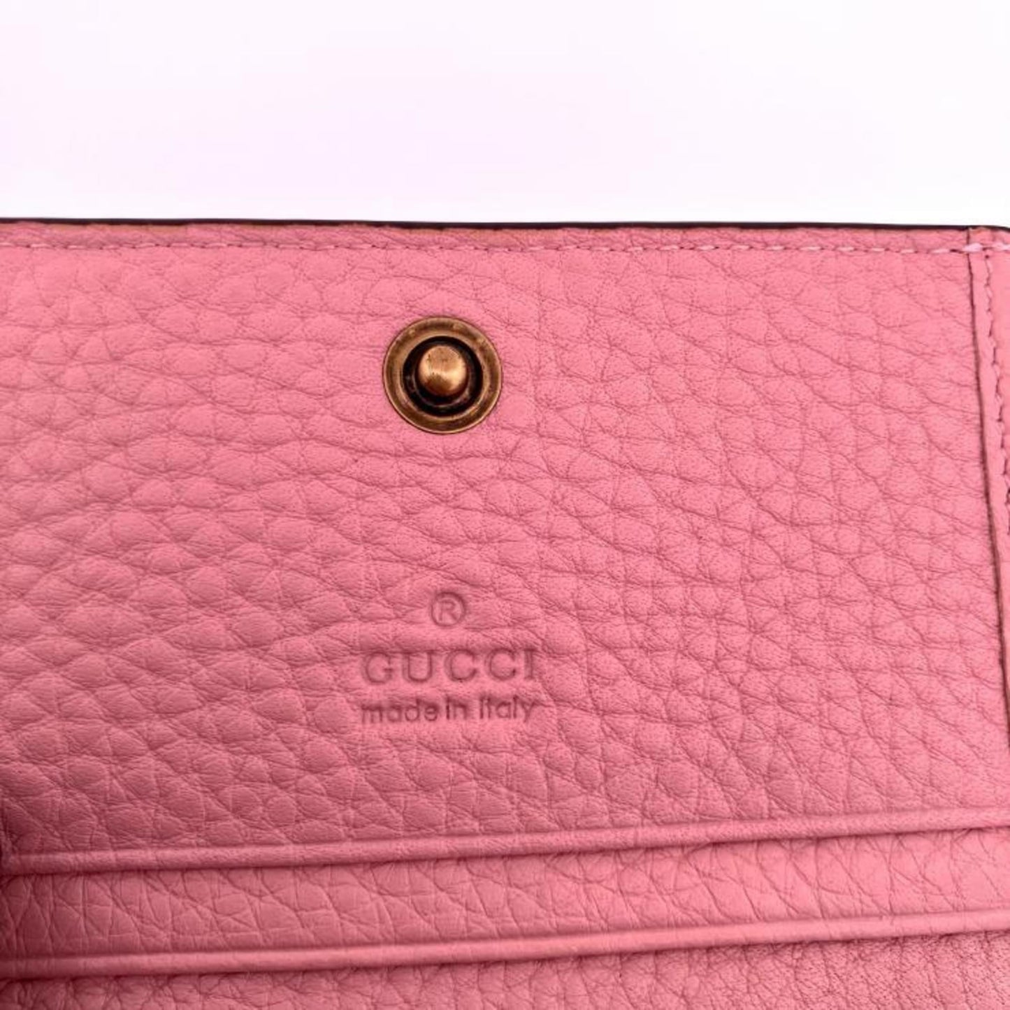 Gucci Pink Leather Wallet (Bi-Fold) ( )