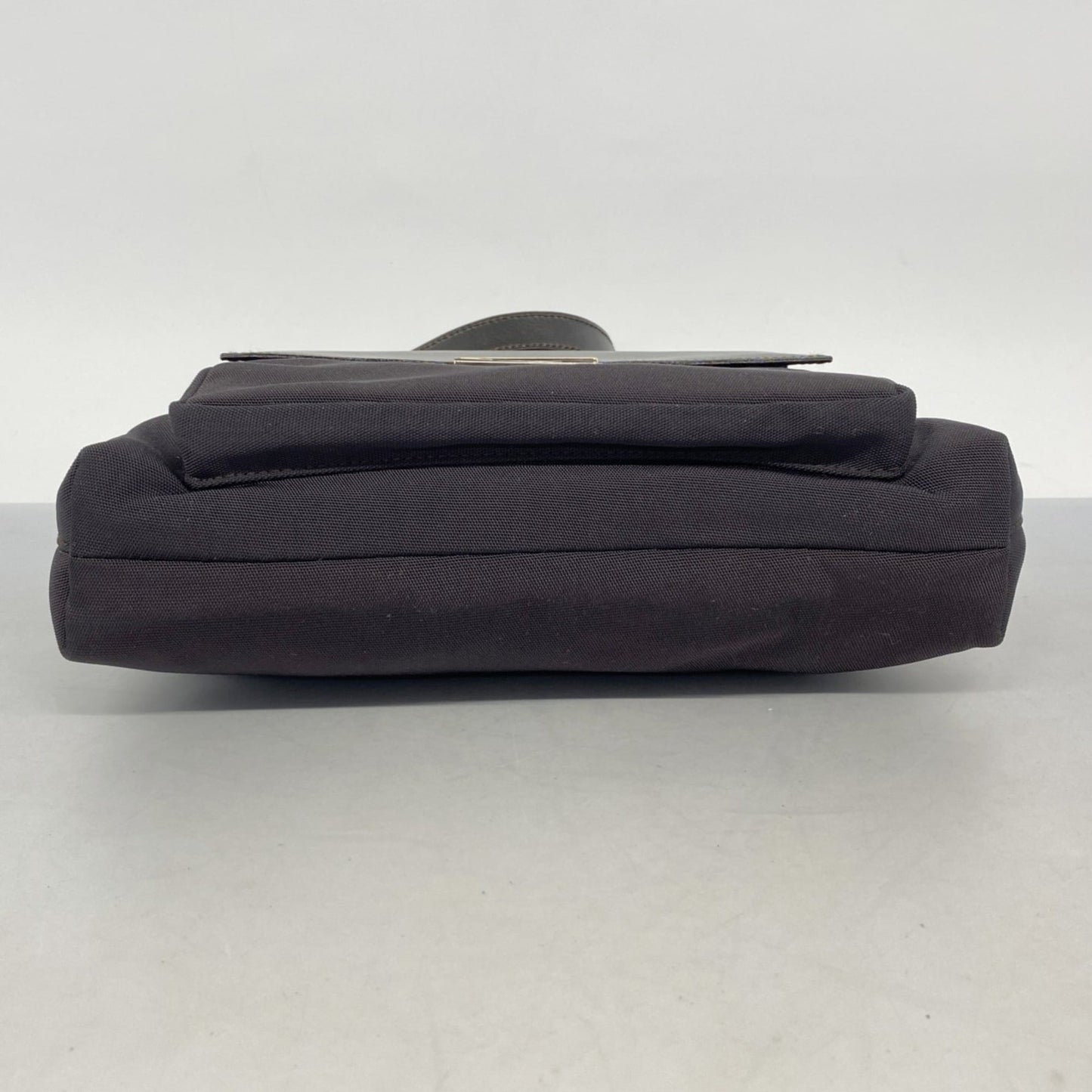 Gucci Brown Nylon Shoulder Bag ( )
