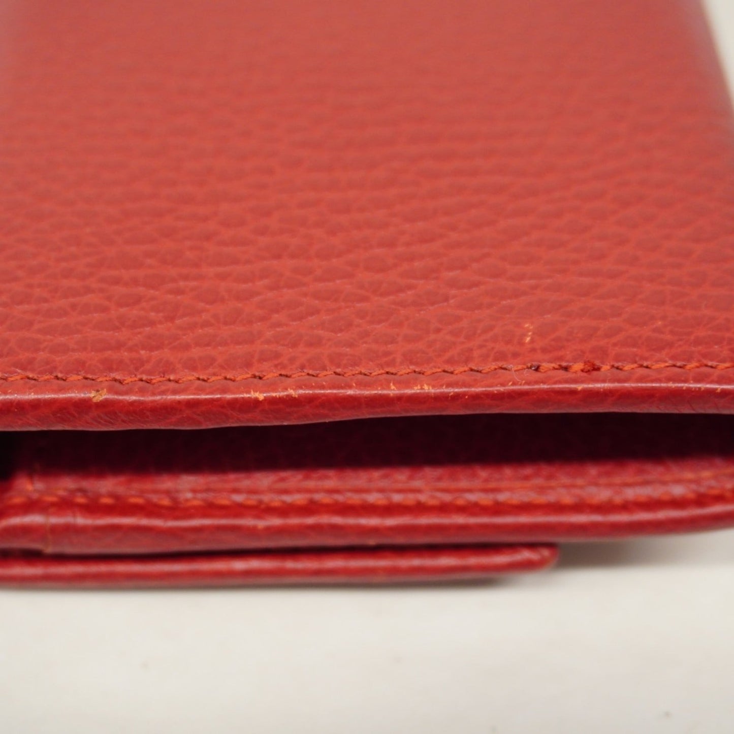 Gucci Red Color Leather Long Wallet (Bi-Fold) ( )