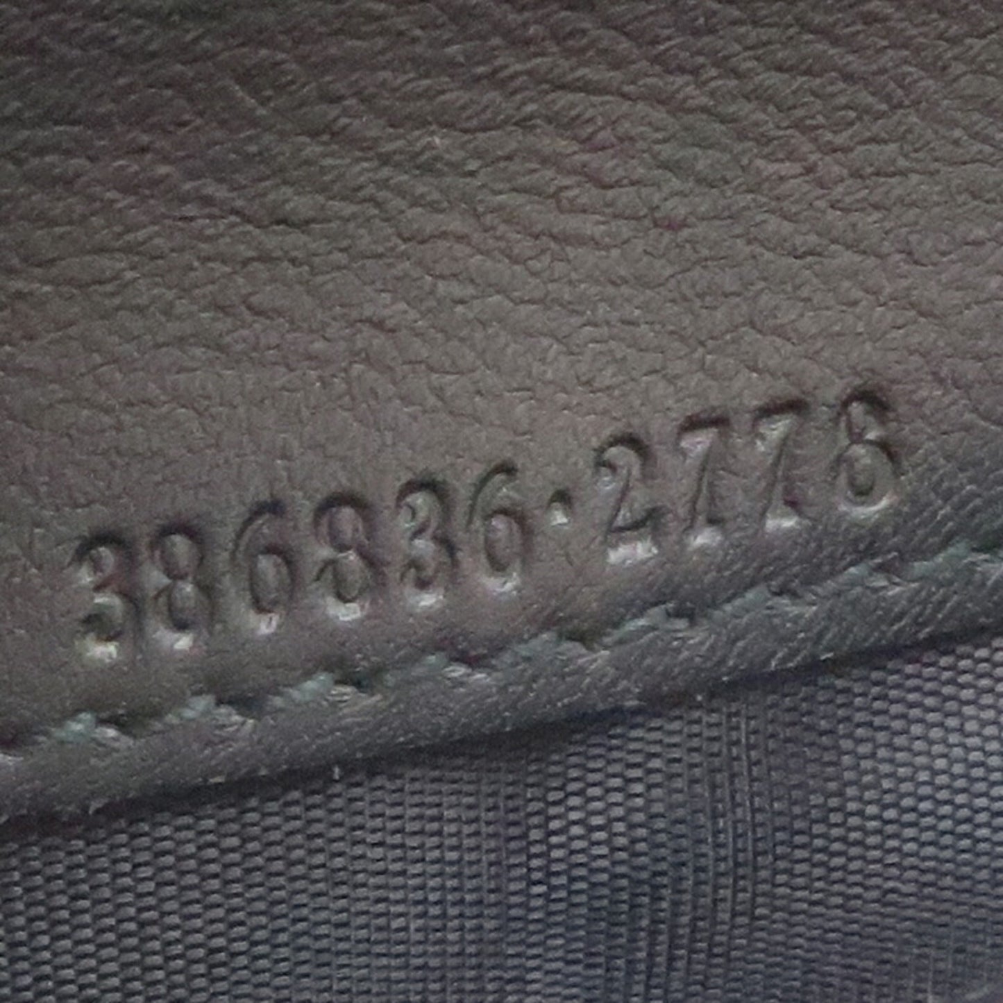 Gucci Black Leather Long Wallet (Bi-Fold) ( )