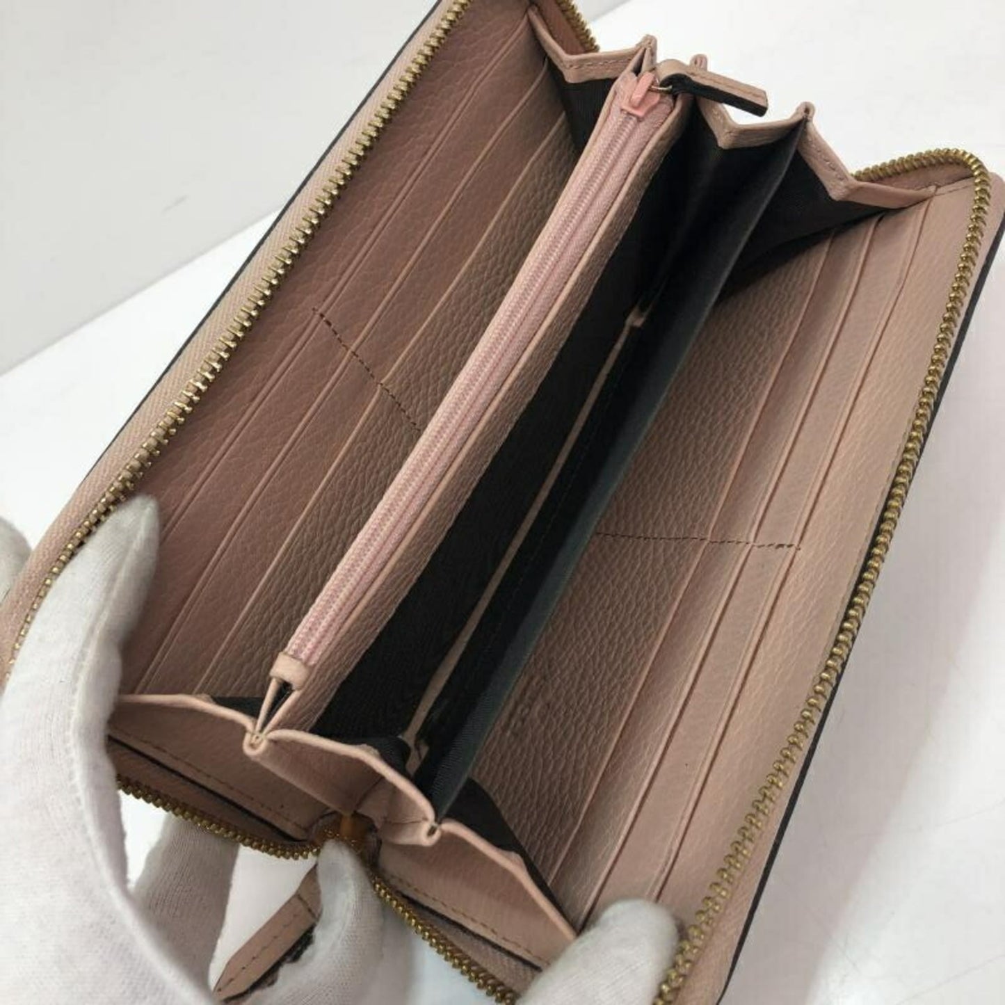 Gucci Pink Gg Canvas Long Wallet (Bi-Fold) ( )