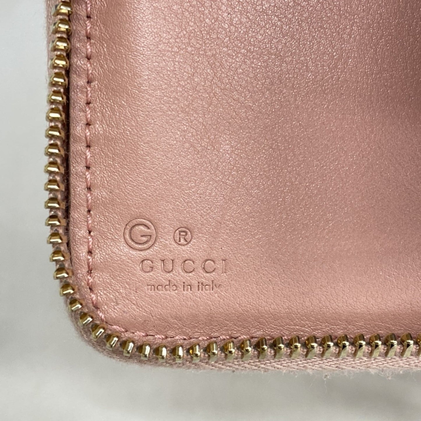 Gucci Pink Leather Wallet (Bi-Fold) ( )