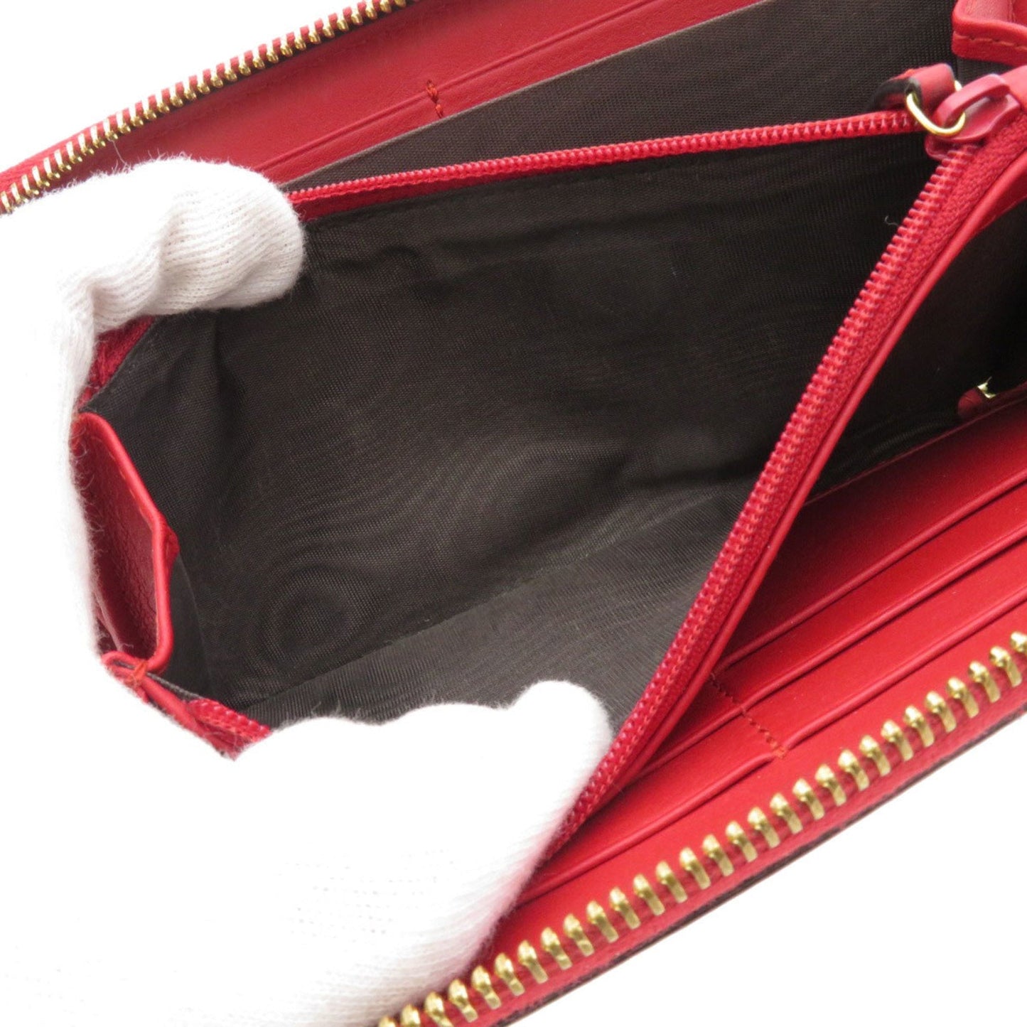 Gucci Red Color Leather Long Wallet (Bi-Fold) ( )
