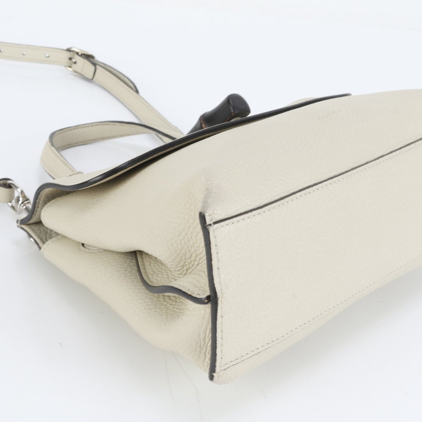 Gucci Ivory Leather Shoulder Bag ( )