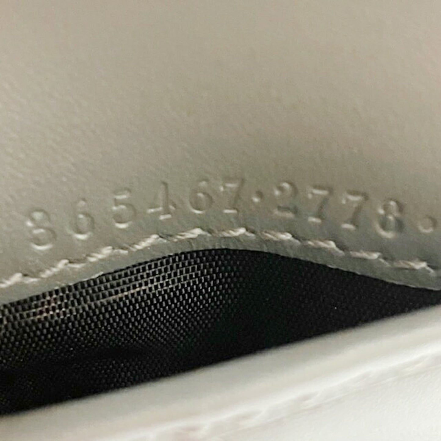 Gucci Gray Leather Wallet (Bi-Fold) ( )