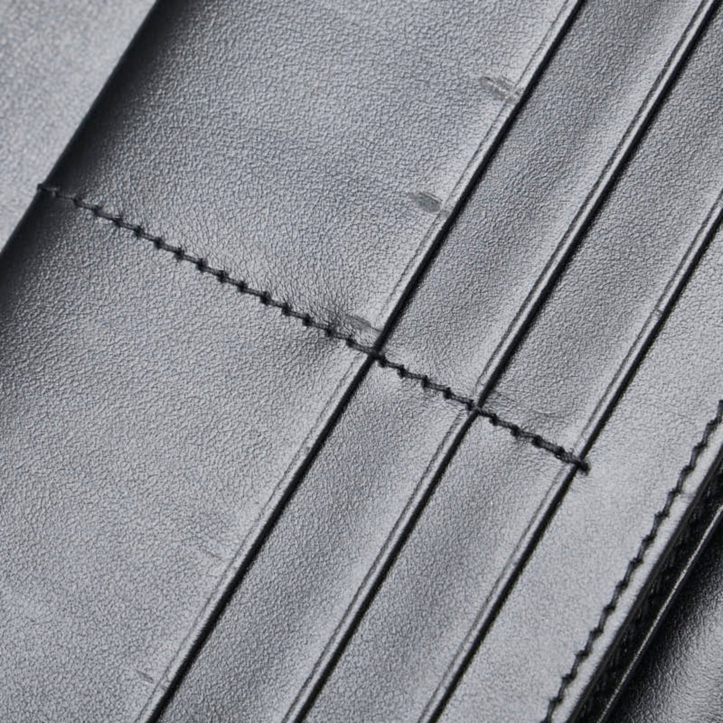 Gucci Black Leather Long Wallet (Bi-Fold) ( )