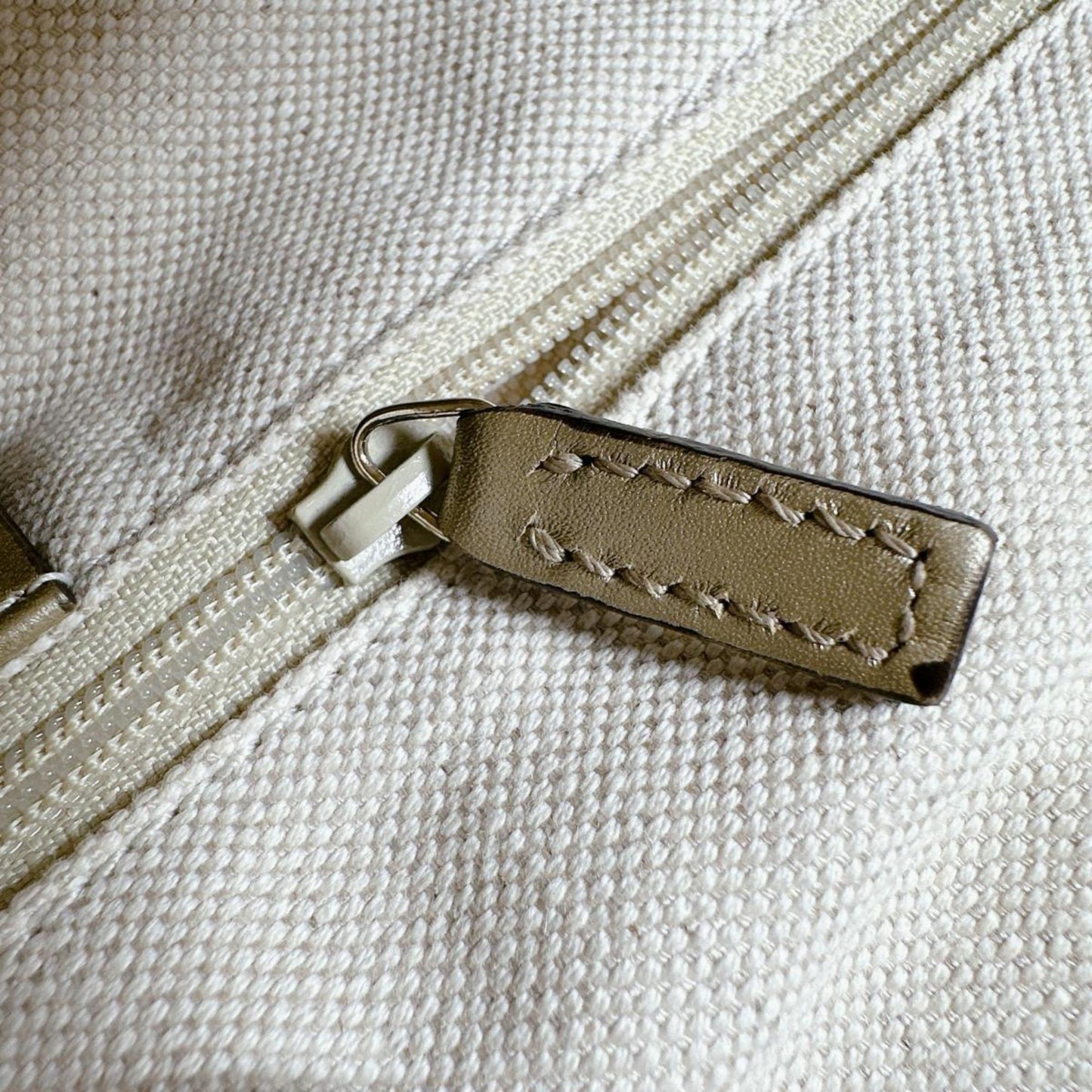 Gucci Gg Canvas Beige Gg Canvas Handbag Tote Bag ( )