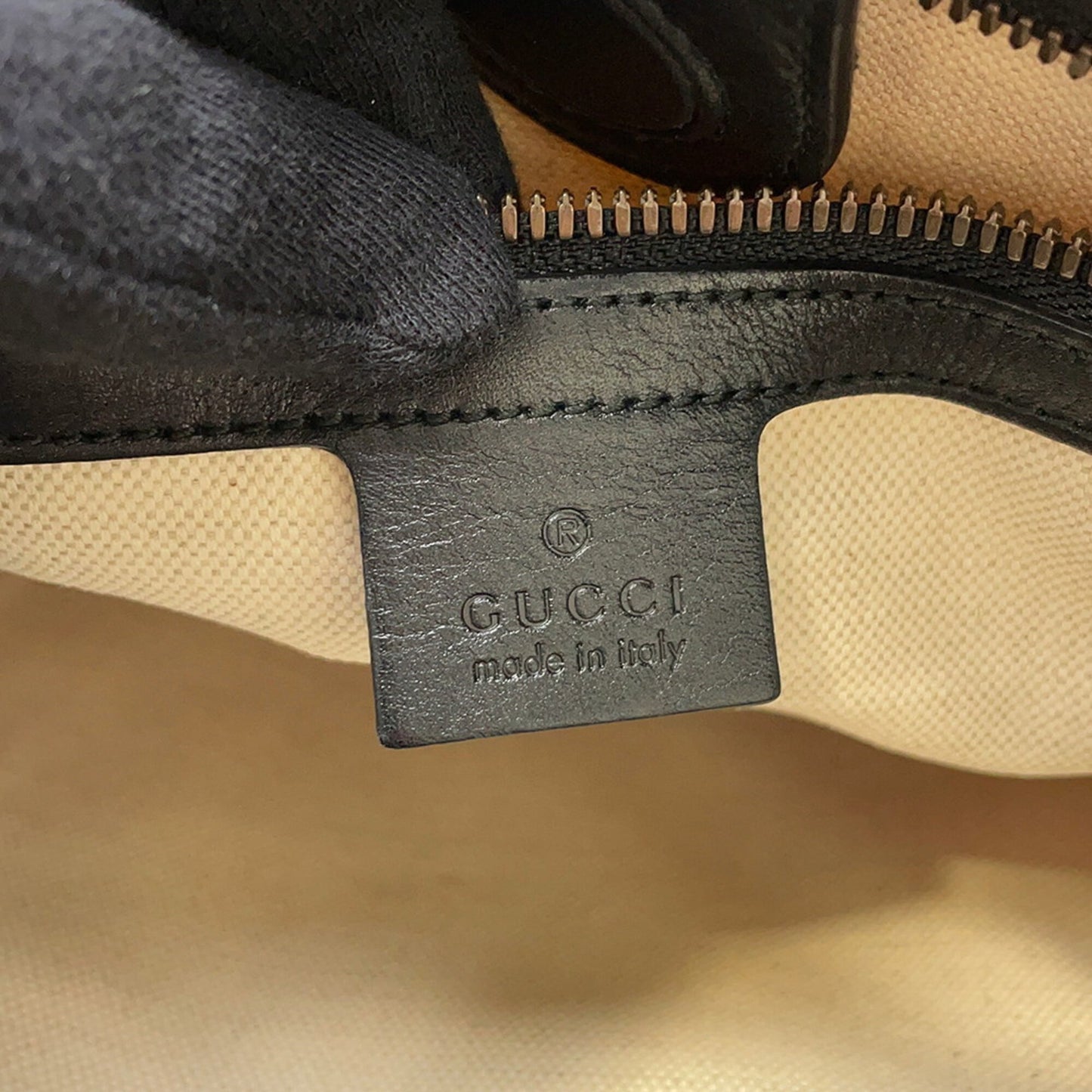 Gucci Beige Black Gg Supreme Leather Tote Bag ( )