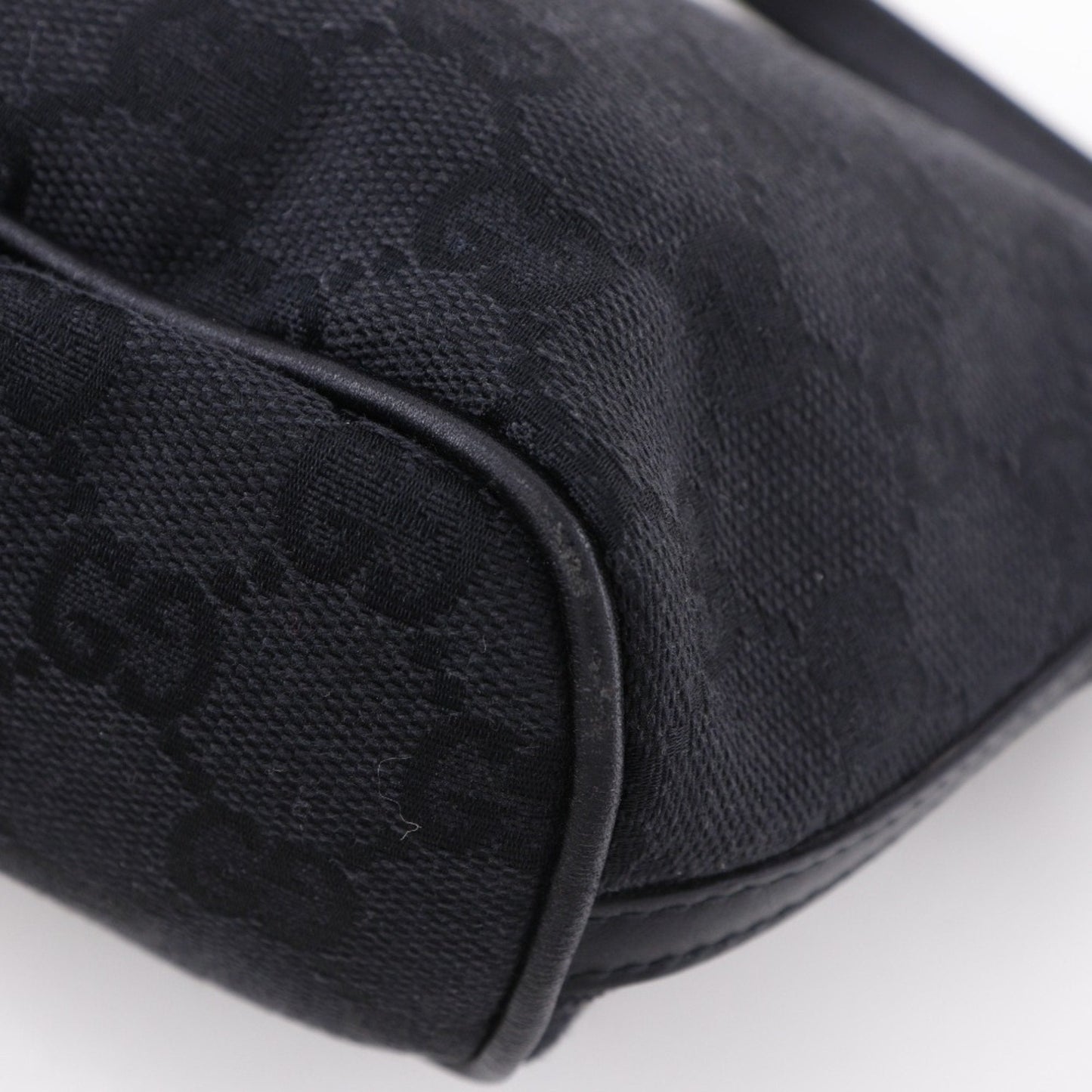 Gucci Black Gg Canvas Handbag ( )