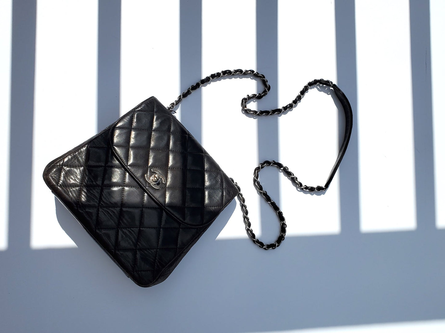 CHANEL 1997 Quilted Crossbody Flap Bag