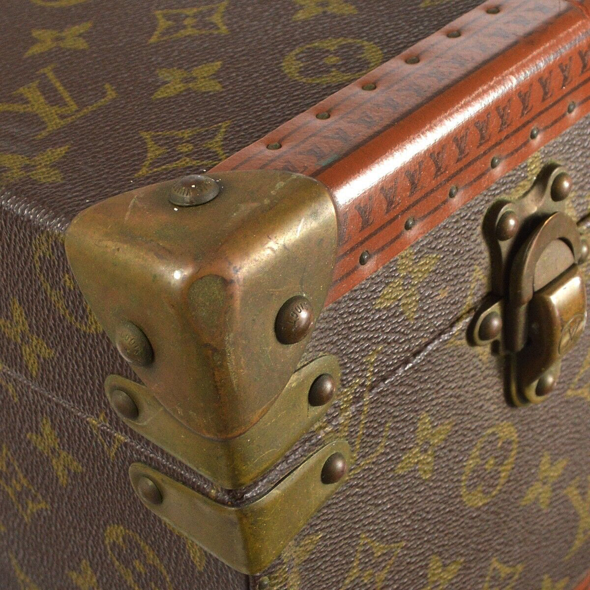 Louis Vuitton Bisten 70 Monogram M21324