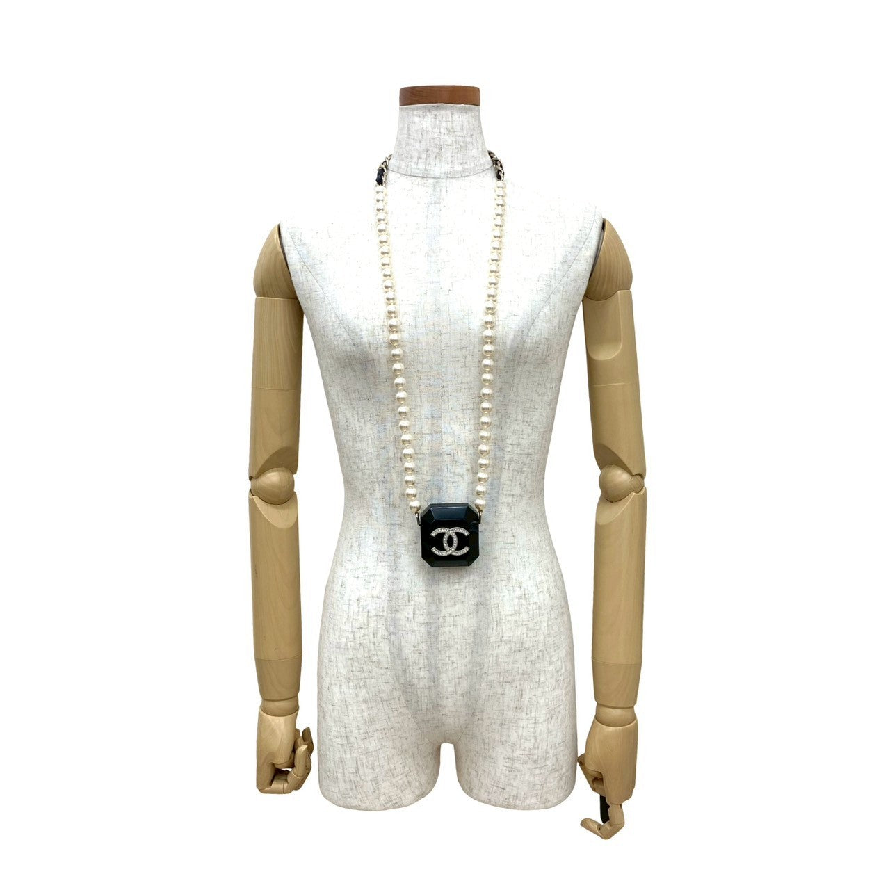 CHANEL Necklace lambskin black