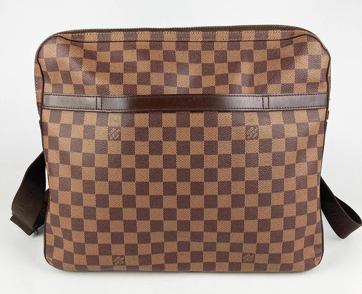 LOUIS VUITTON Damier Ebene Dorsoduro Messenger Bag