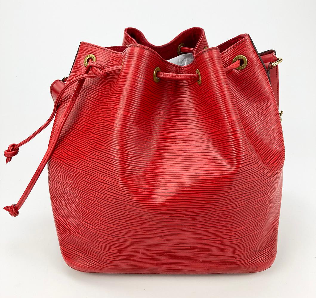 LOUIS VUITTON Castillian Red Epi Noe Drawstring Bucket Bag