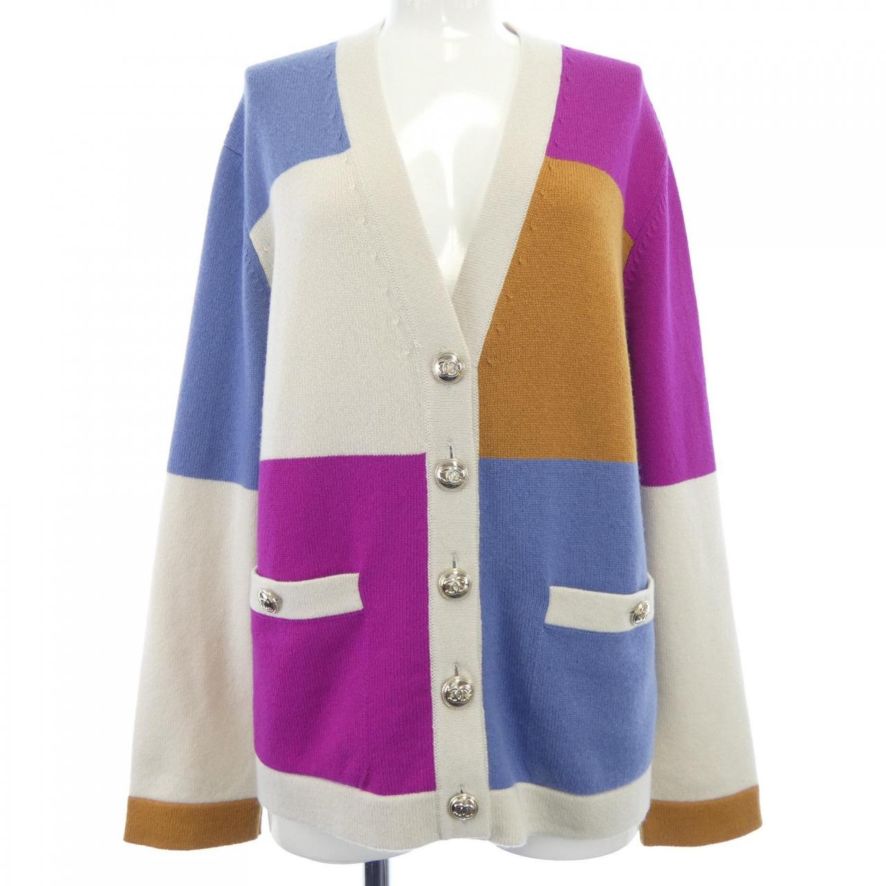 Chanel P65607K61302 100% Cashmere Cardigan Handbag