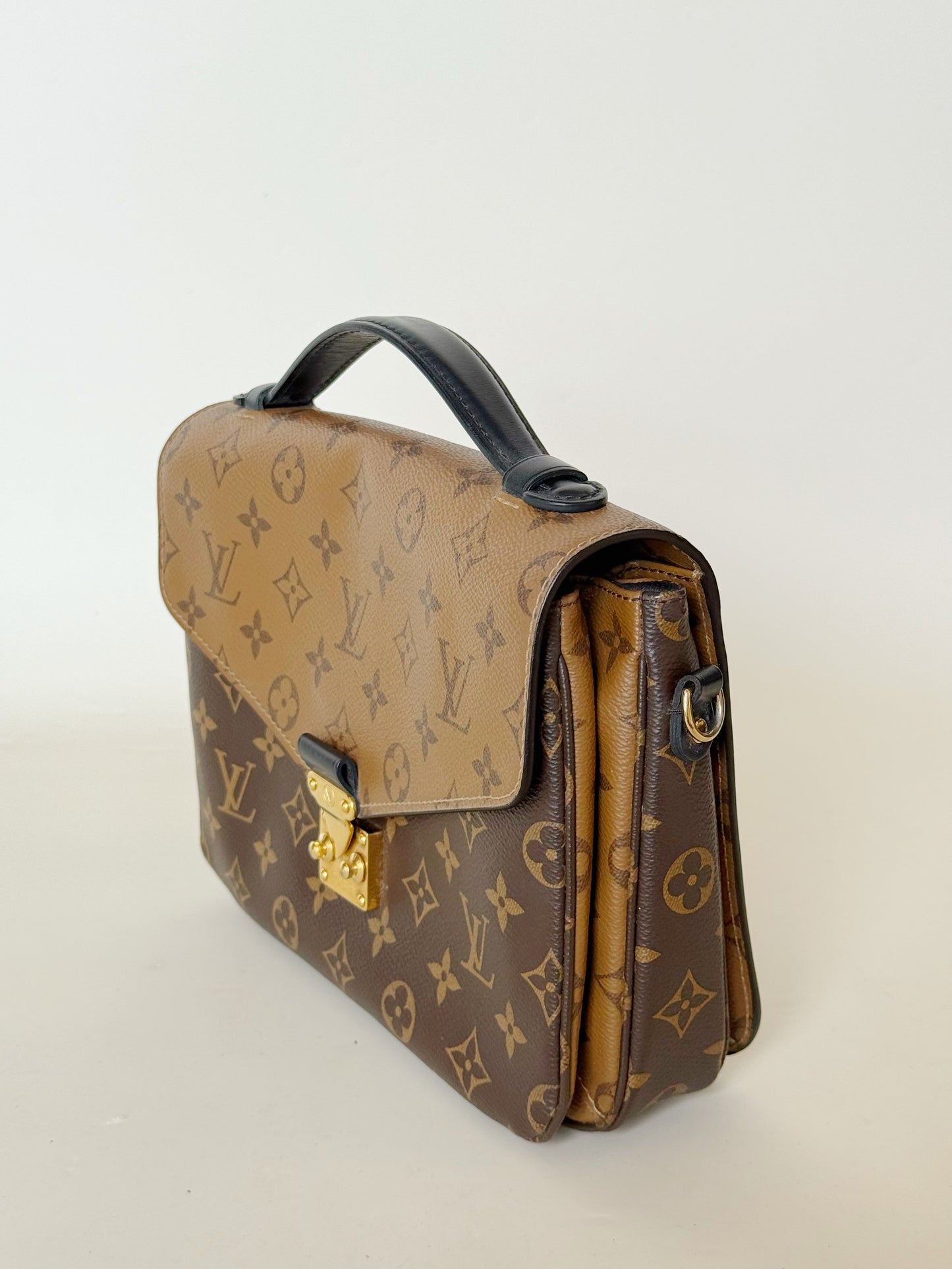 Louis Vuitton Monogram Pochette Metis