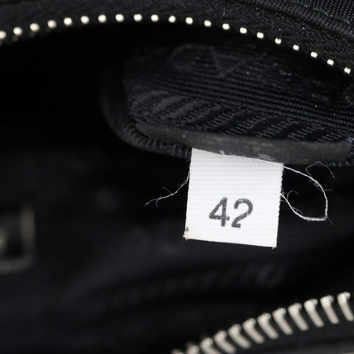Prada Re-Edition 2005 Tessuto Shoulder Bag