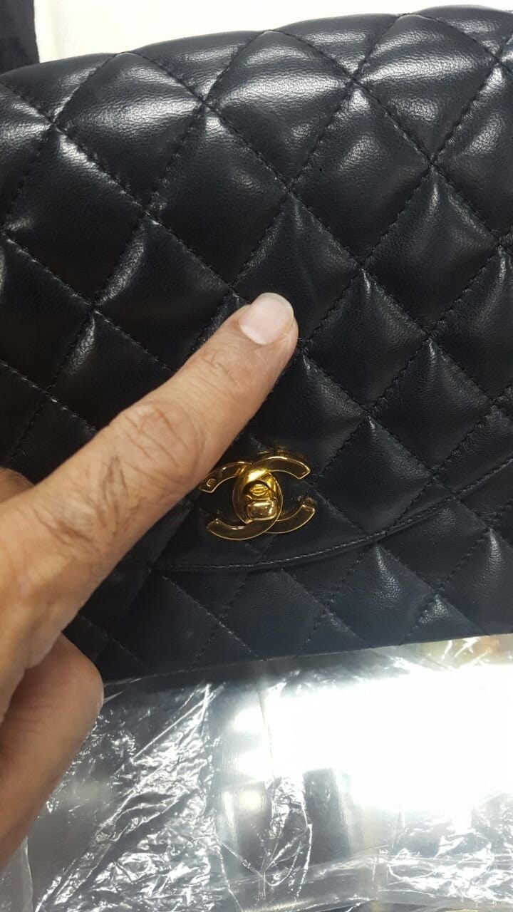 Chanel 9" Black Quilted Leather Shoulder Classic Flap Bag Excellent CC70