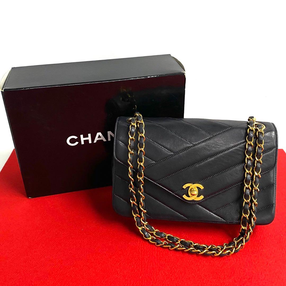 CHANEL Shoulder Bag leather black