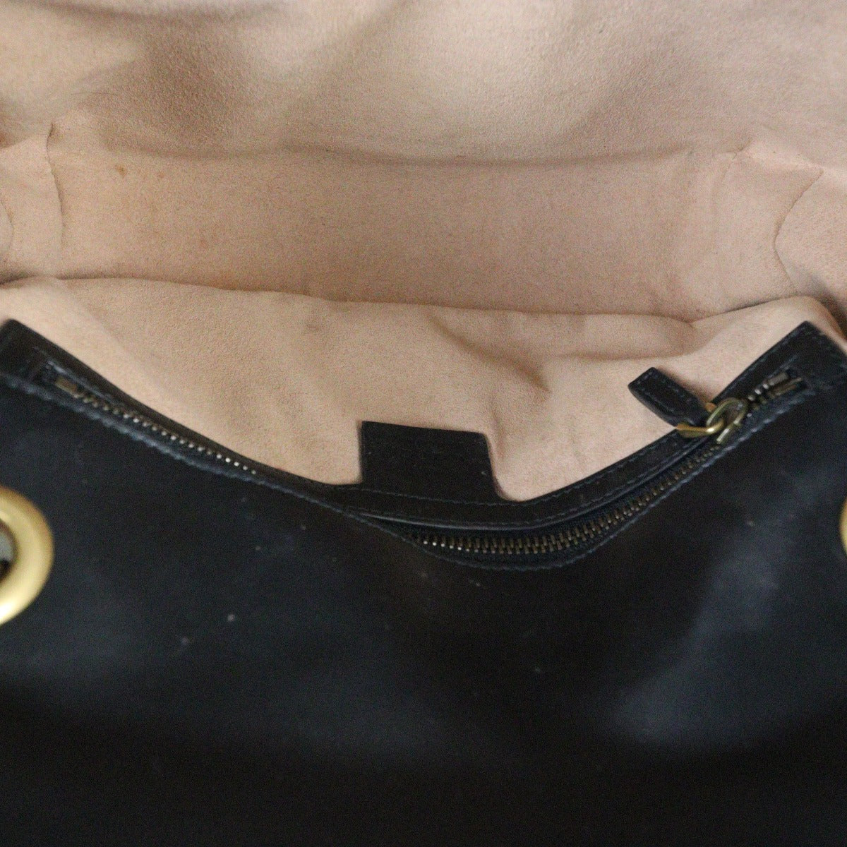 Gucci GG Marmont Matelasse Medium Shoulder Bag