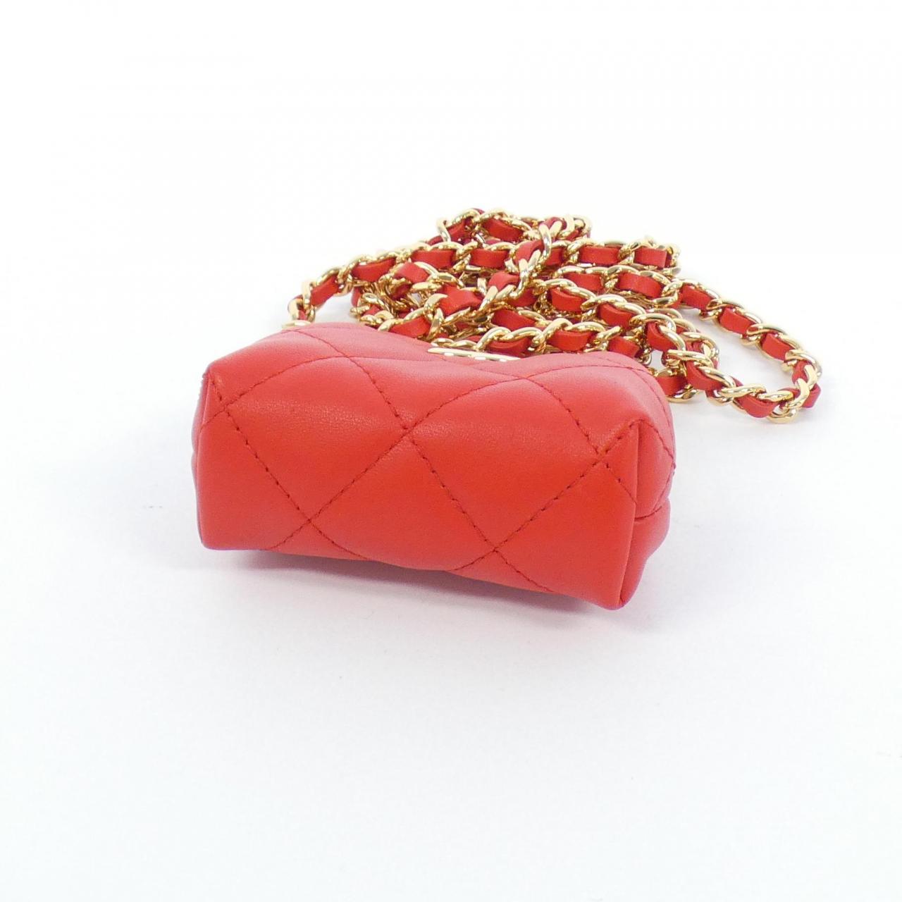 Chanel Lambskin Chain Clutch